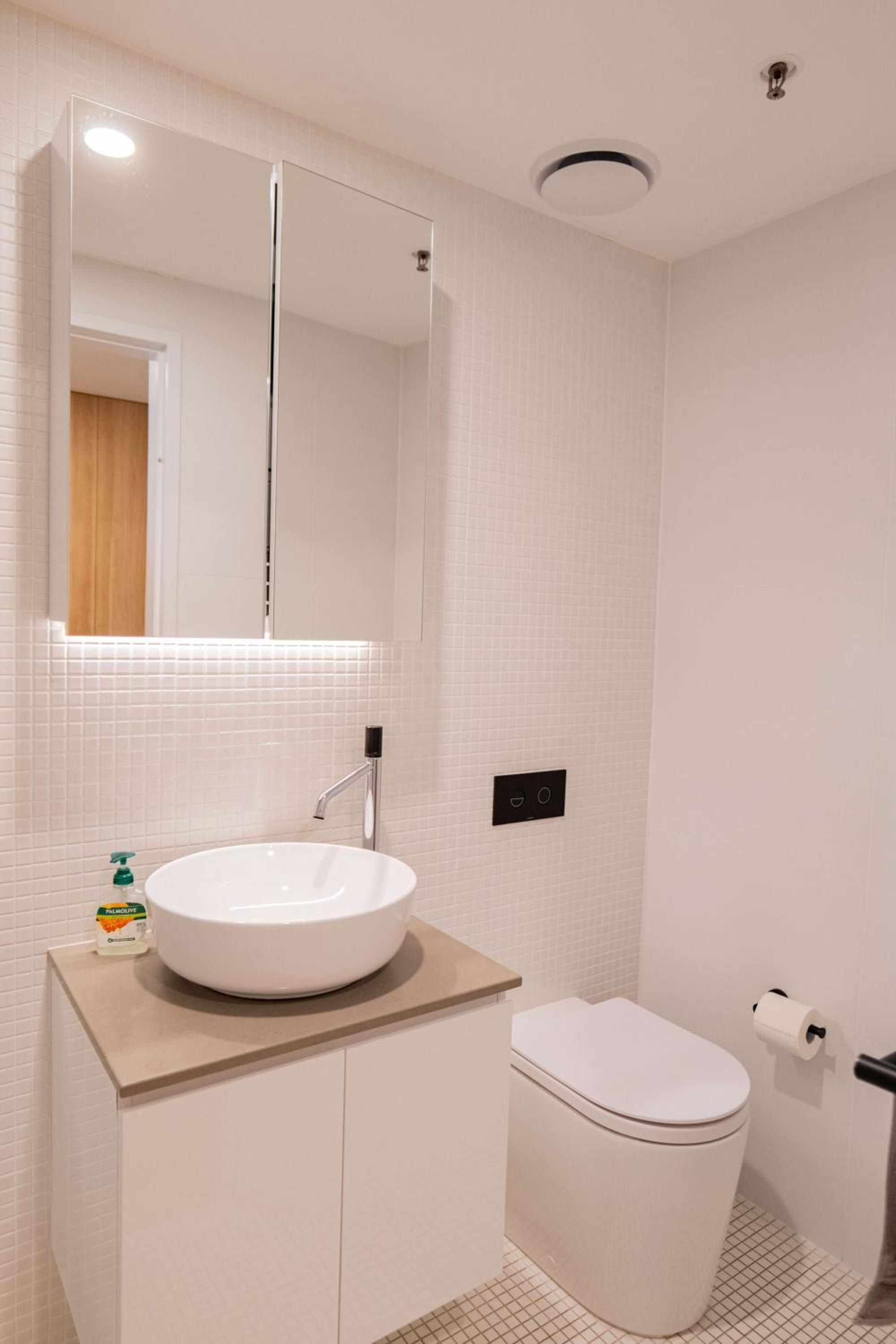 2 Bedroom 2 bath 1 Car on Lonsdale Street