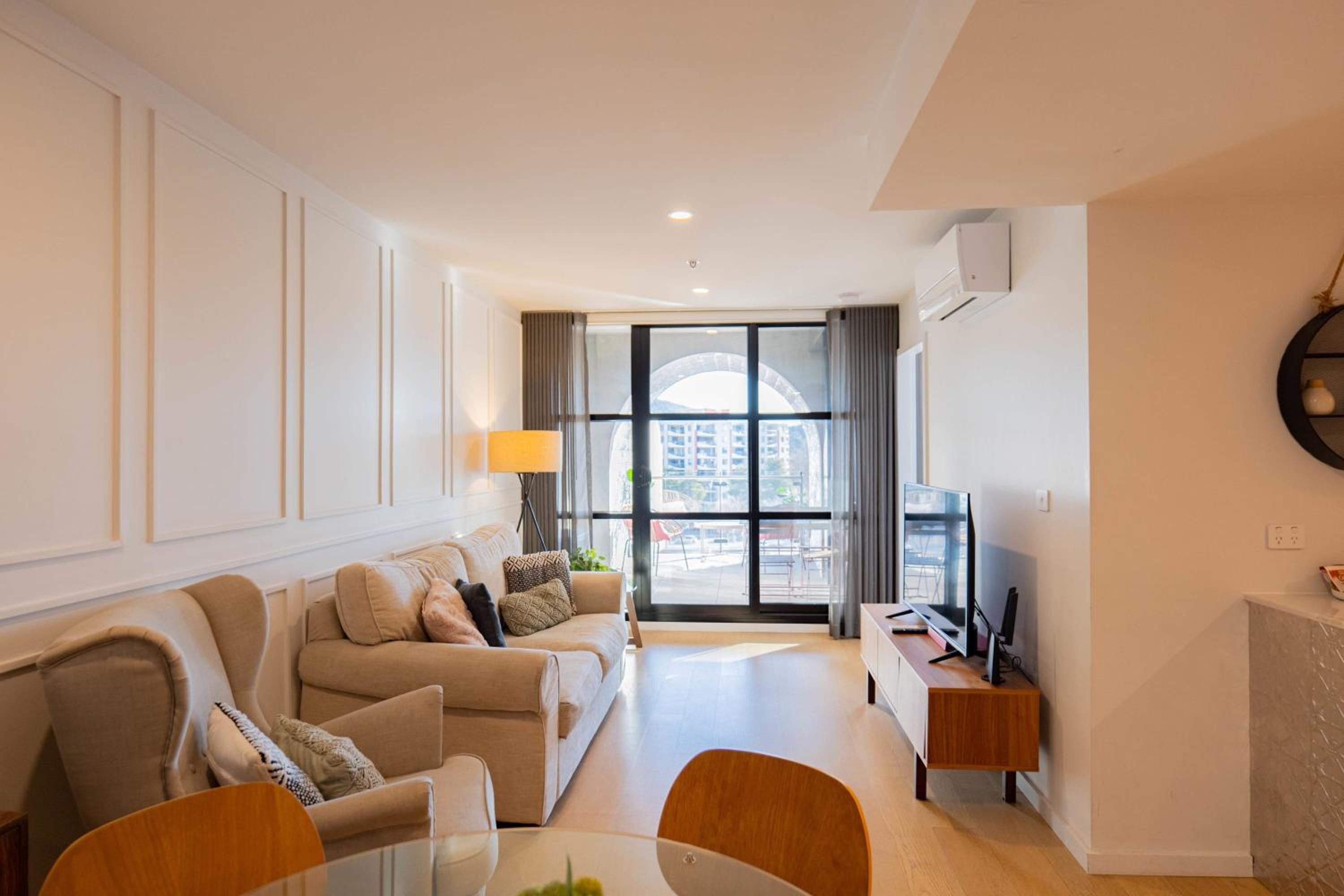 2 Bedroom 2 bath 1 Car on Lonsdale Street