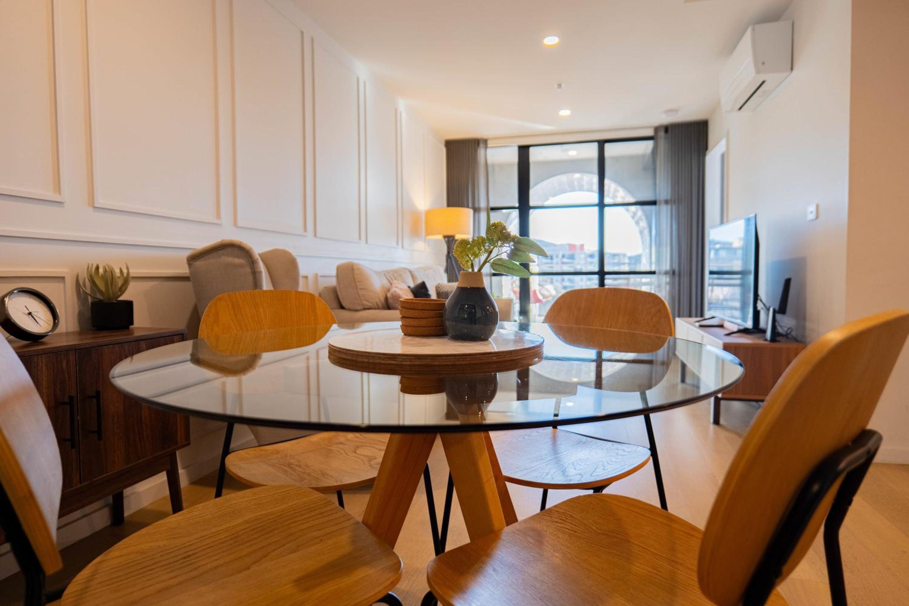 2 Bedroom 2 bath 1 Car on Lonsdale Street
