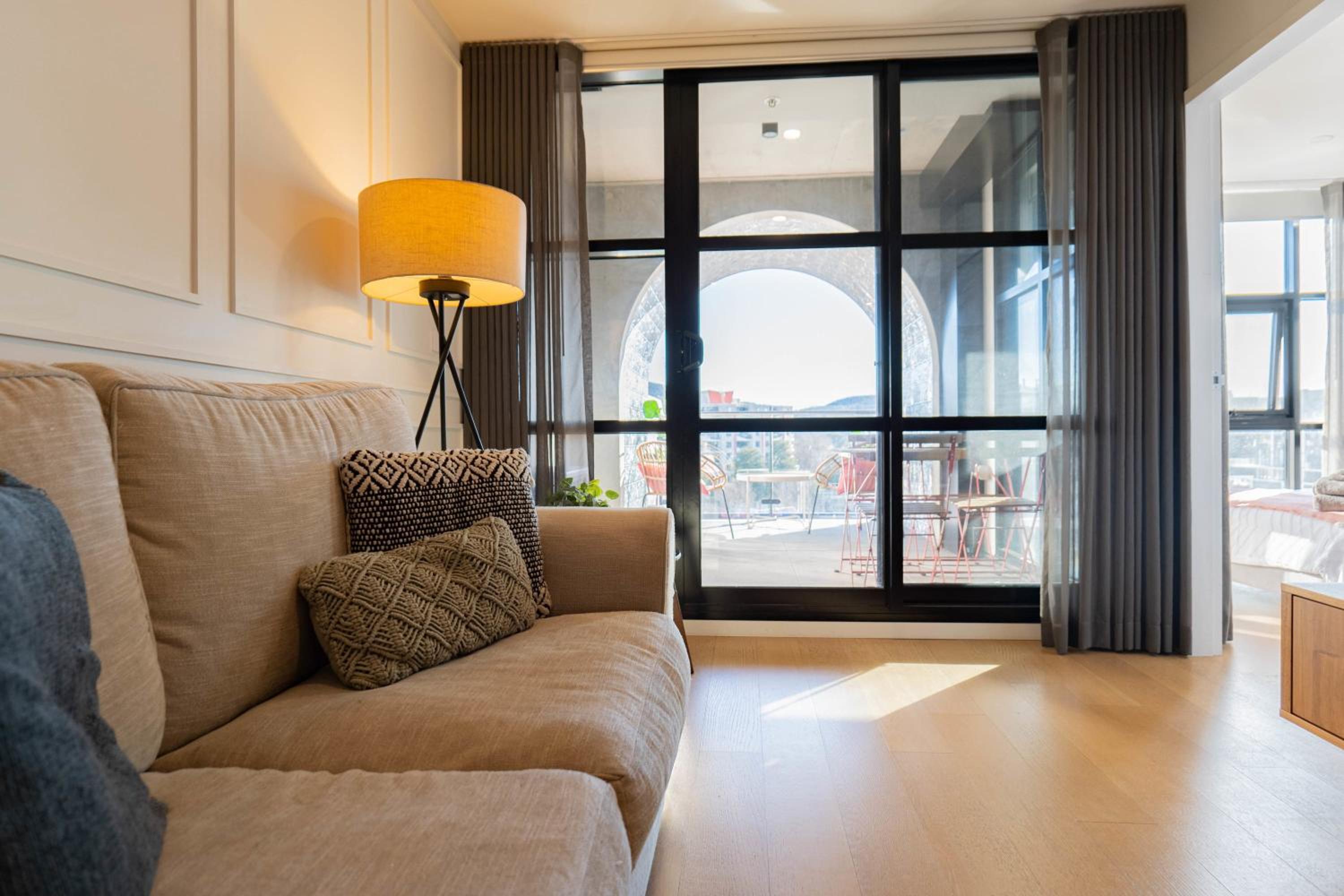 2 Bedroom 2 bath 1 Car on Lonsdale Street