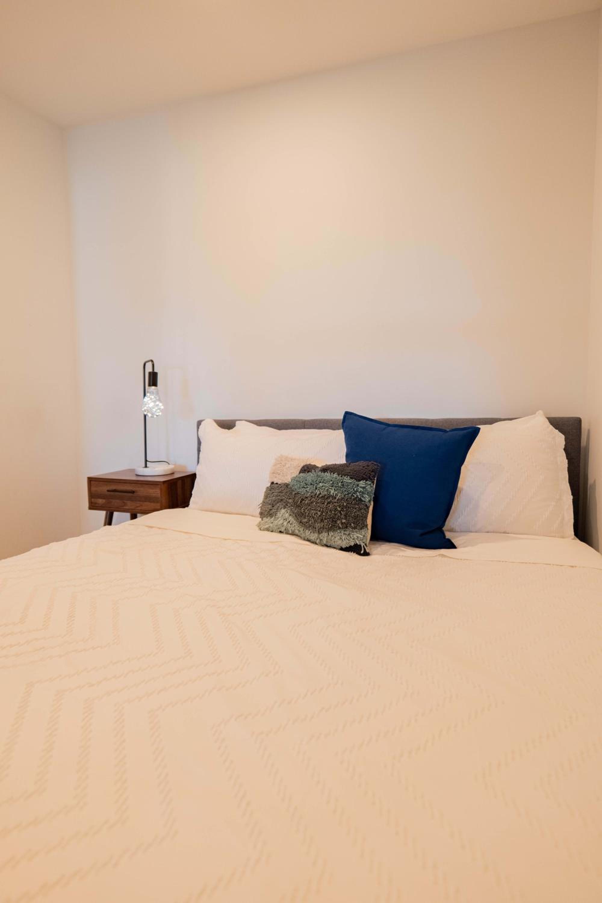 2 Bedroom 2 bath 1 Car on Lonsdale Street
