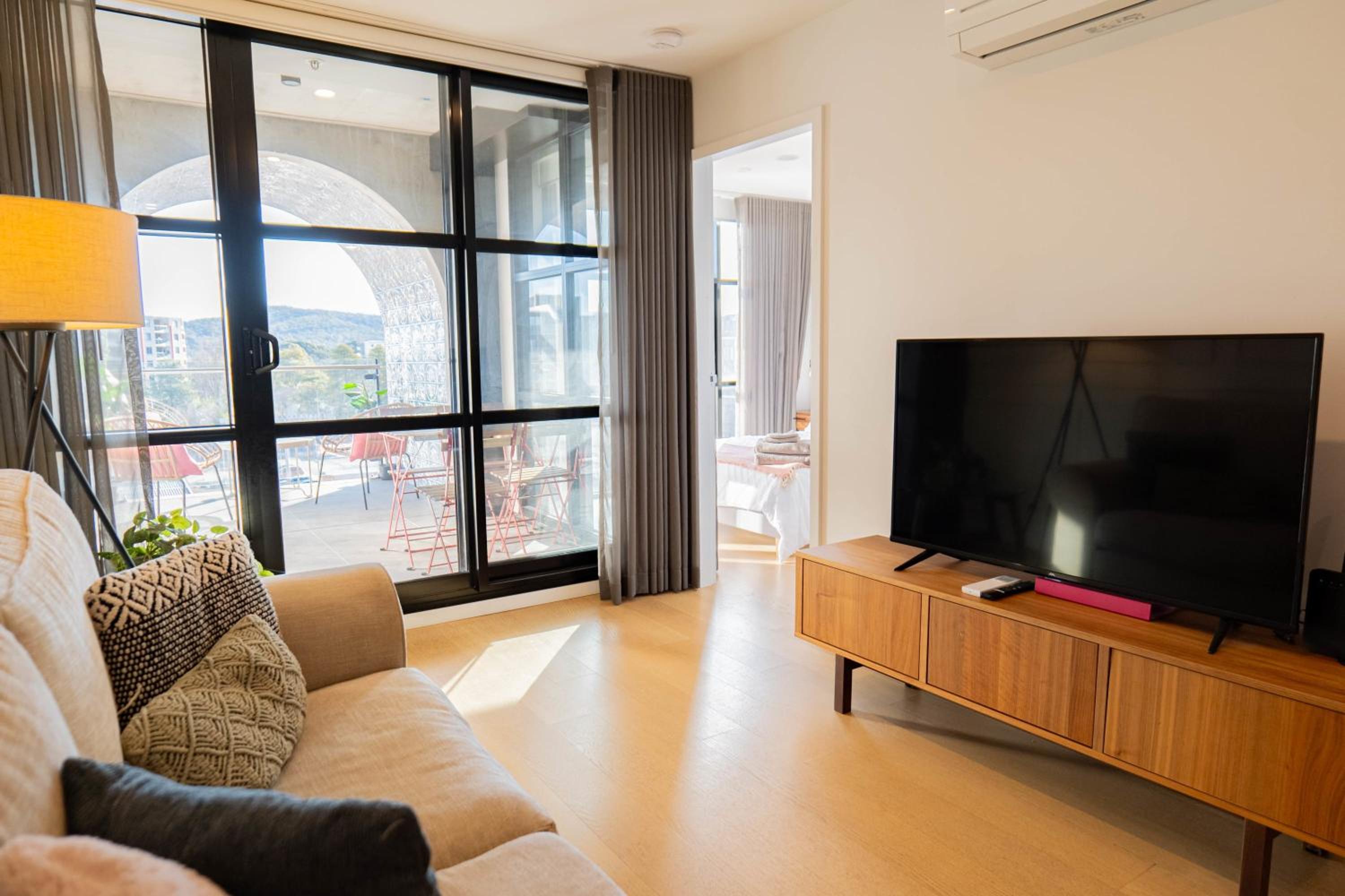 2 Bedroom 2 bath 1 Car on Lonsdale Street