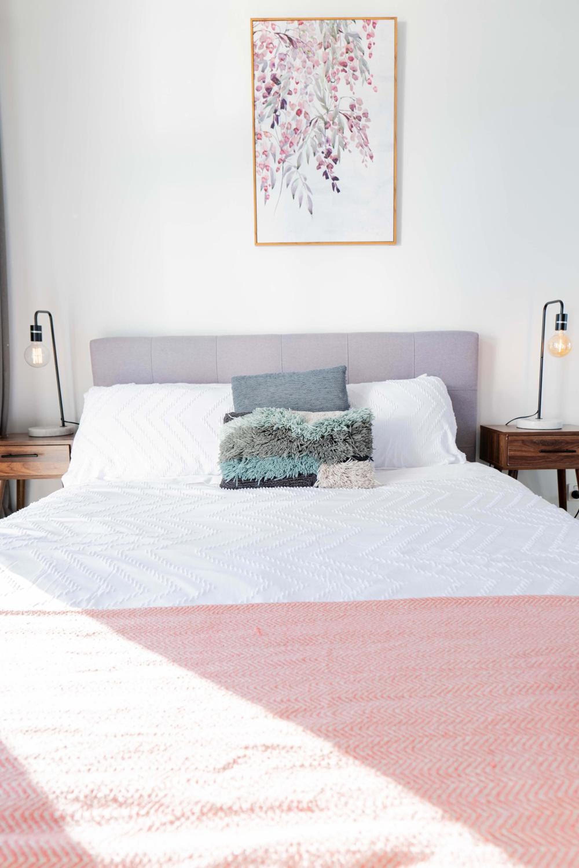 2 Bedroom 2 bath 1 Car on Lonsdale Street