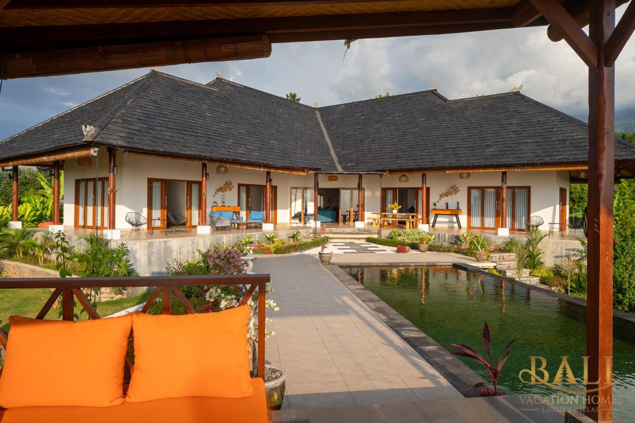 Villa Linggah Longgah, Bali - Spectacular Clifftop Elegance! view 2