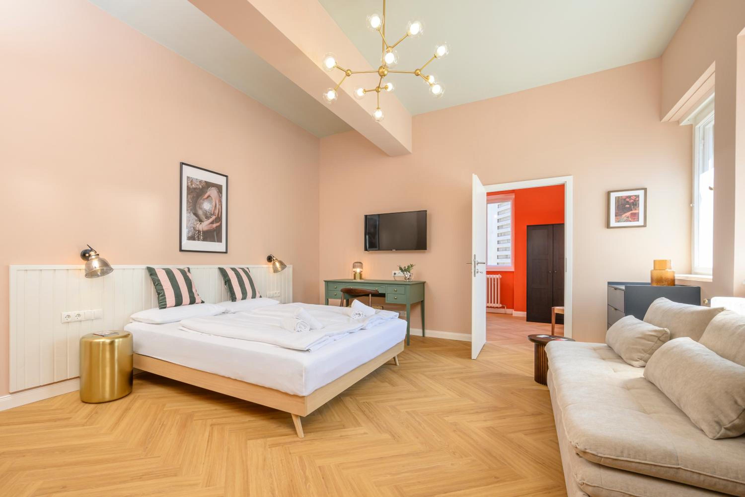 Palais Palffy Suits