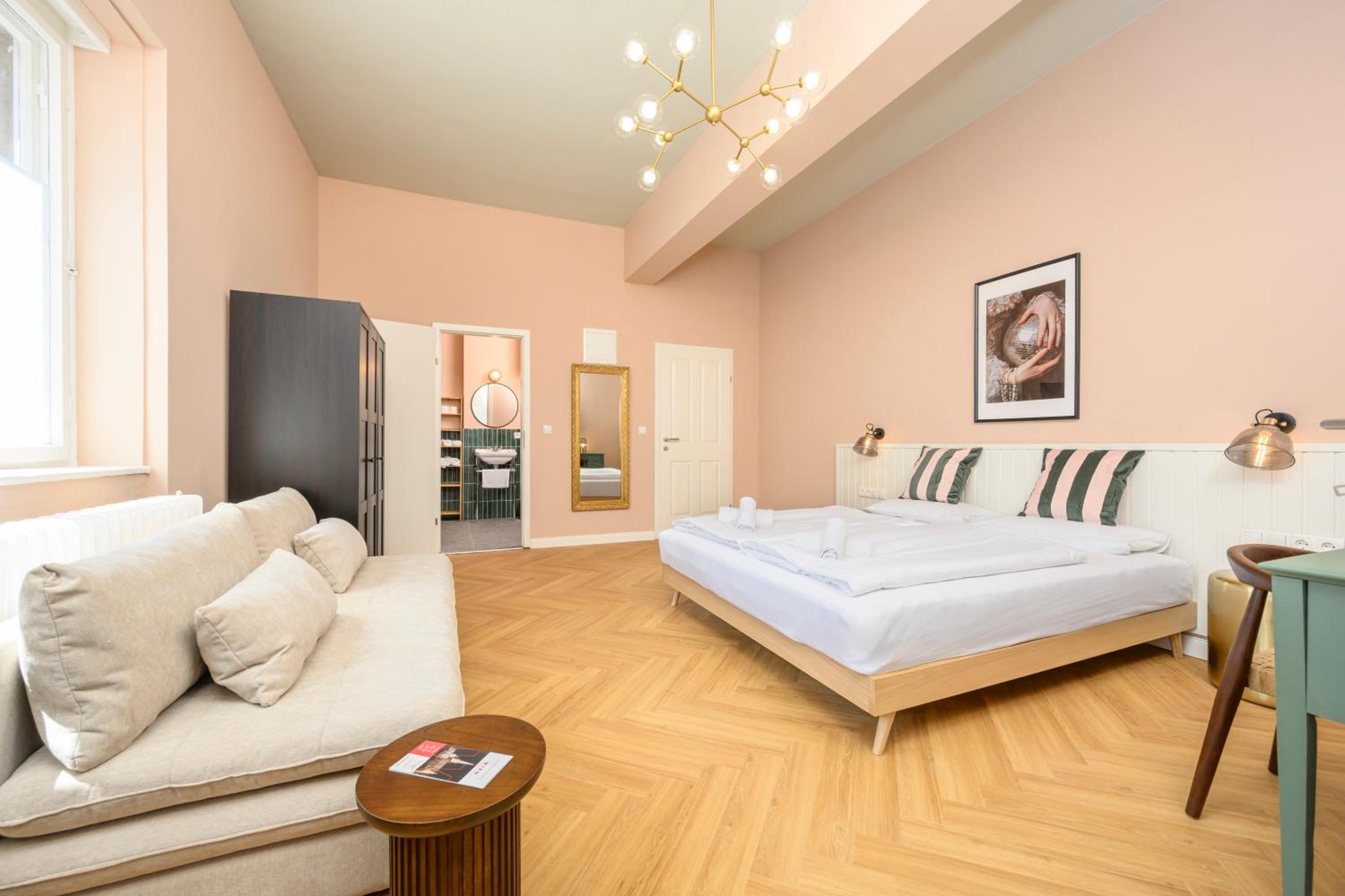 Palais Palffy Suits