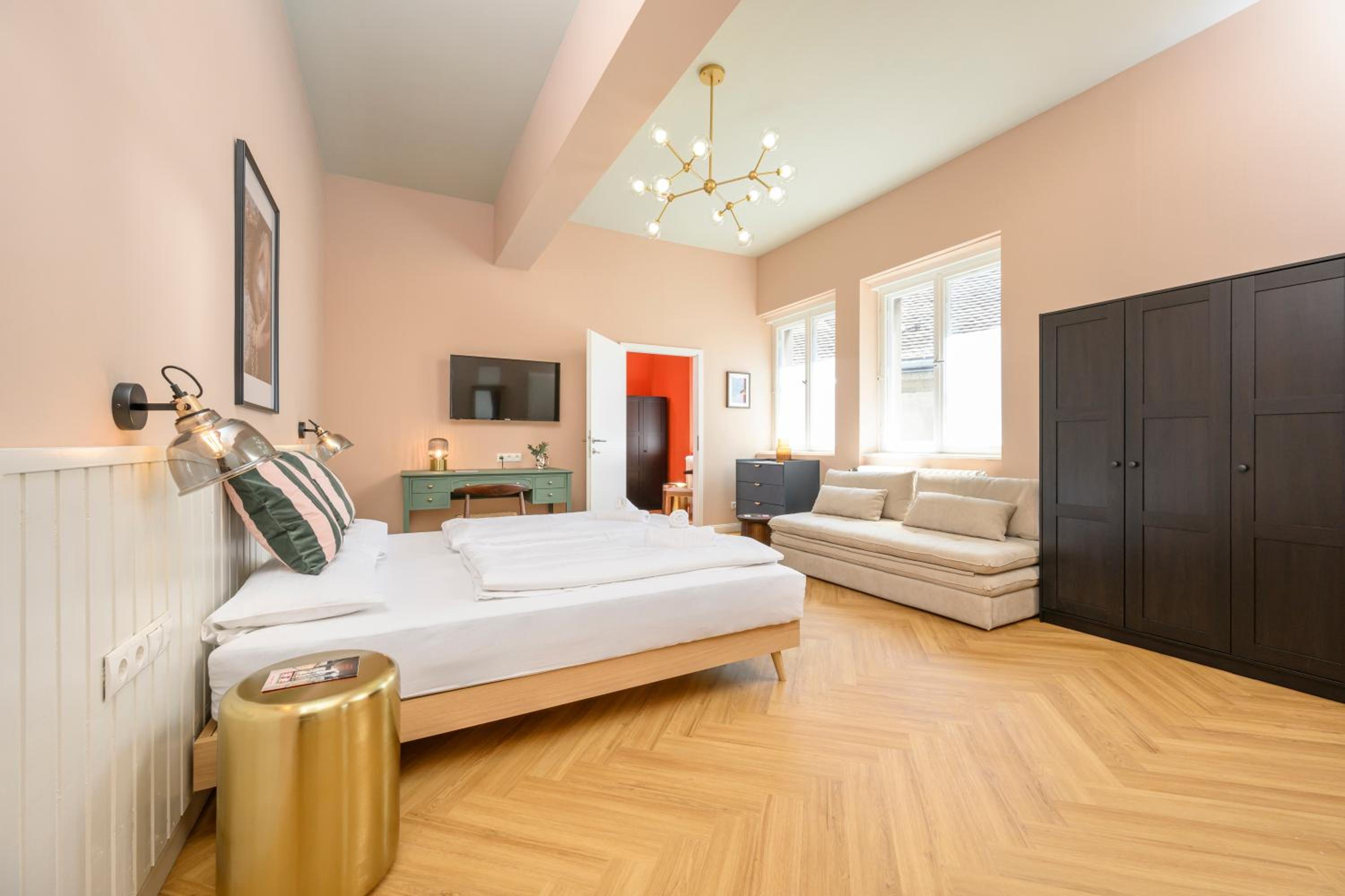 Palais Palffy Suits