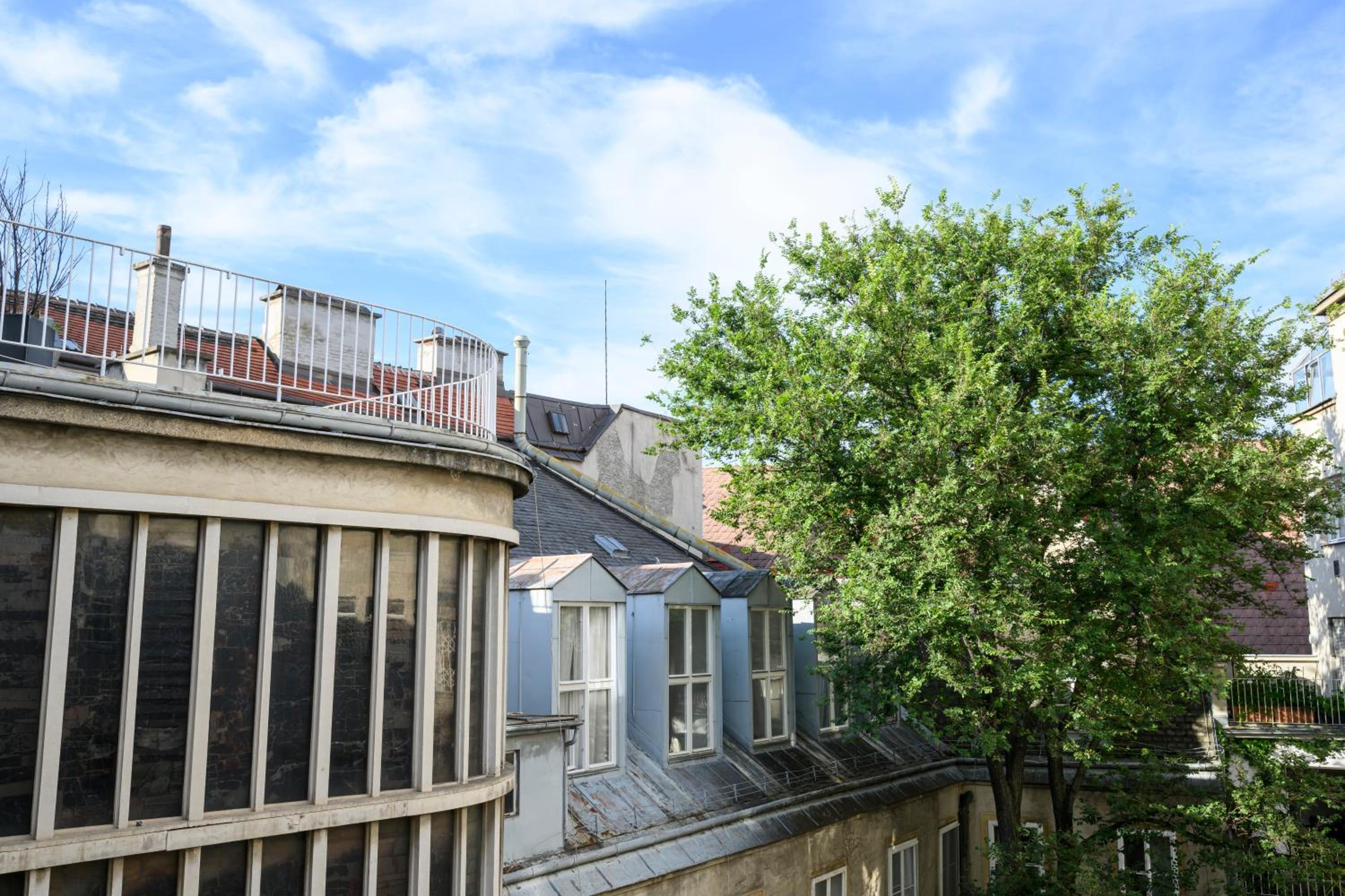 Palais Palffy Suits