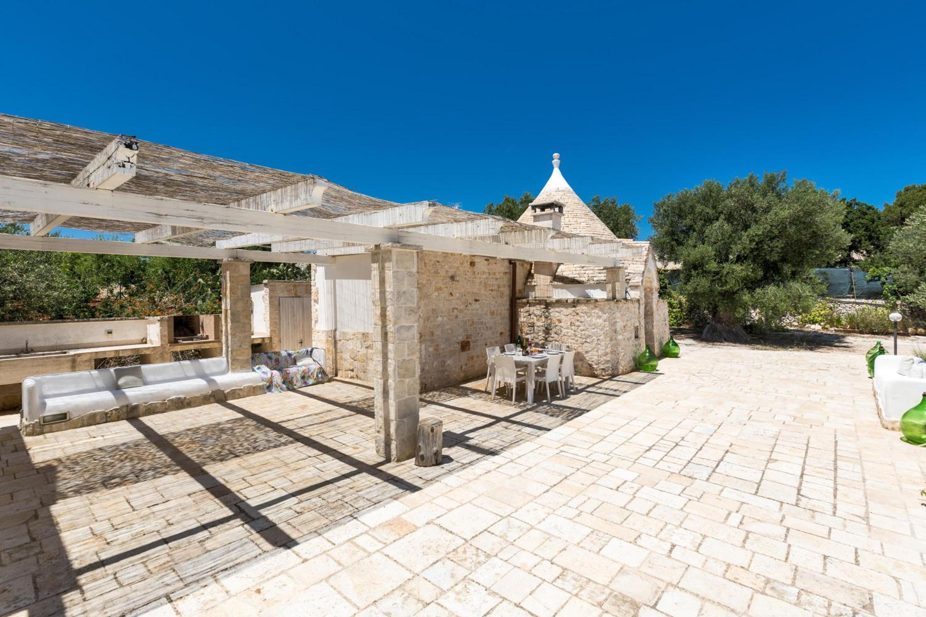Trullo Il Cavaliere by Perle di Puglia view 2