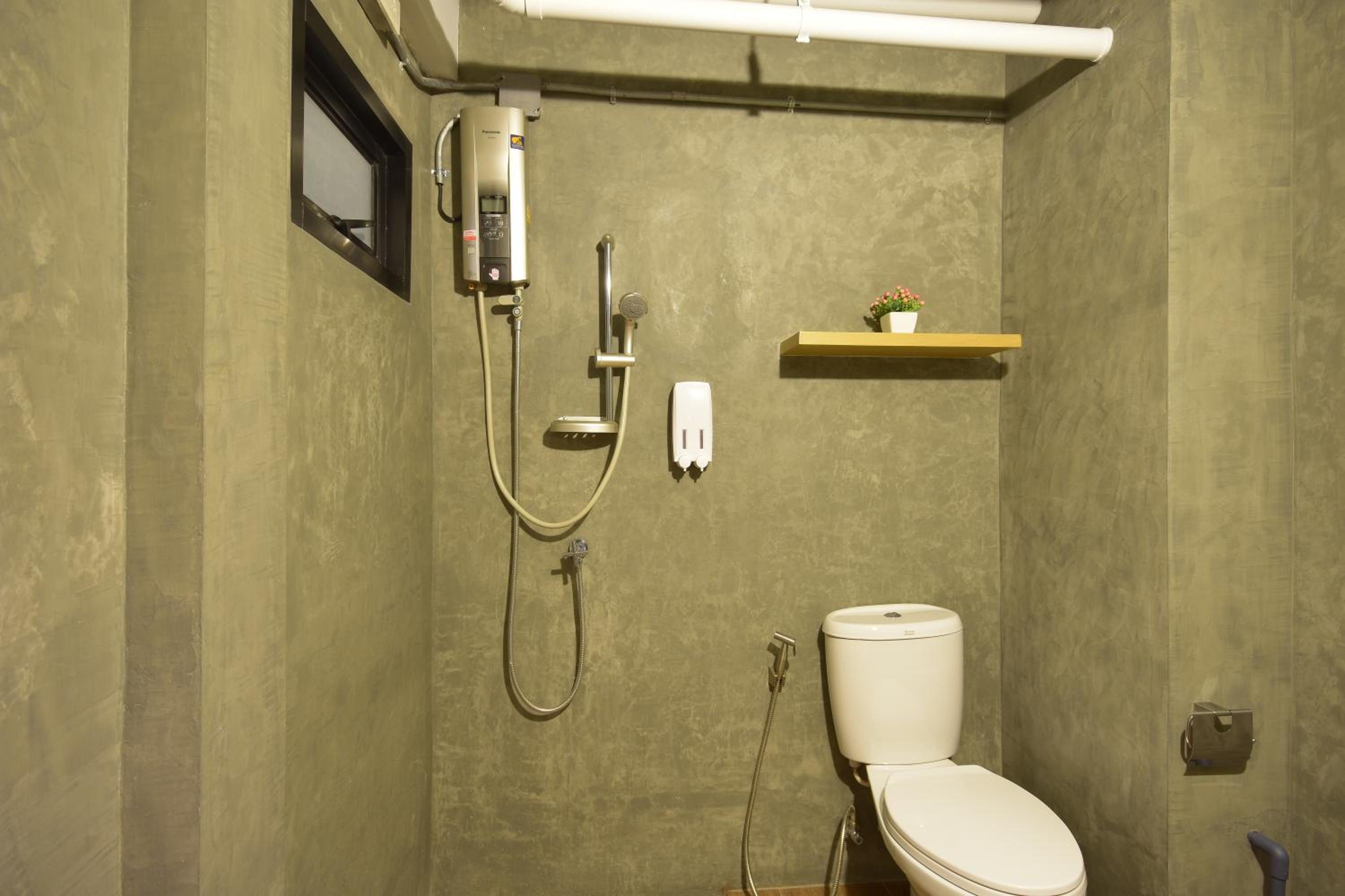The Chatbox Silom Hostel
