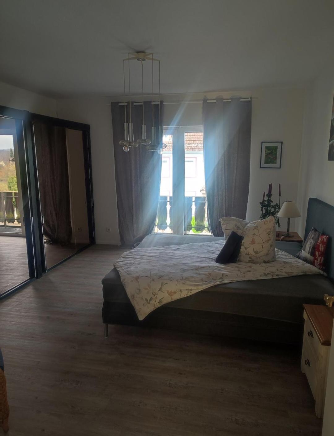 Altes Forsthaus Penthouse & Fachwerkstübchen für Monteure und Firmen am Schiedersee