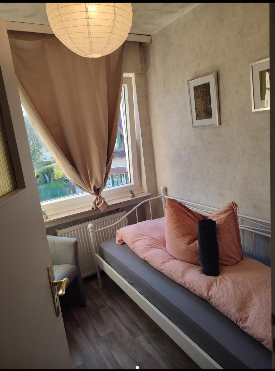 Altes Forsthaus Penthouse & Fachwerkstübchen für Monteure und Firmen am Schiedersee