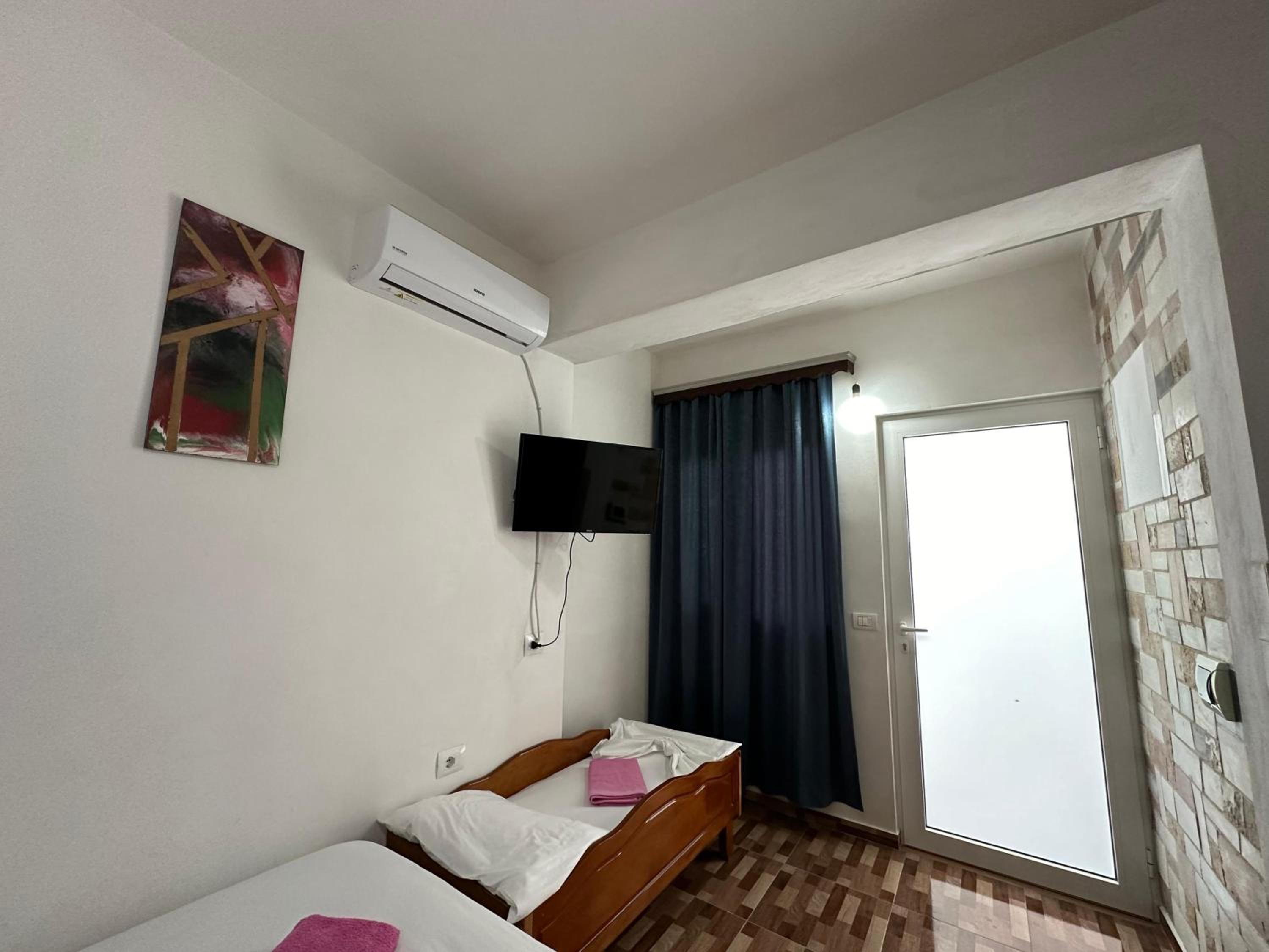 White Stone Apartments Ksamil