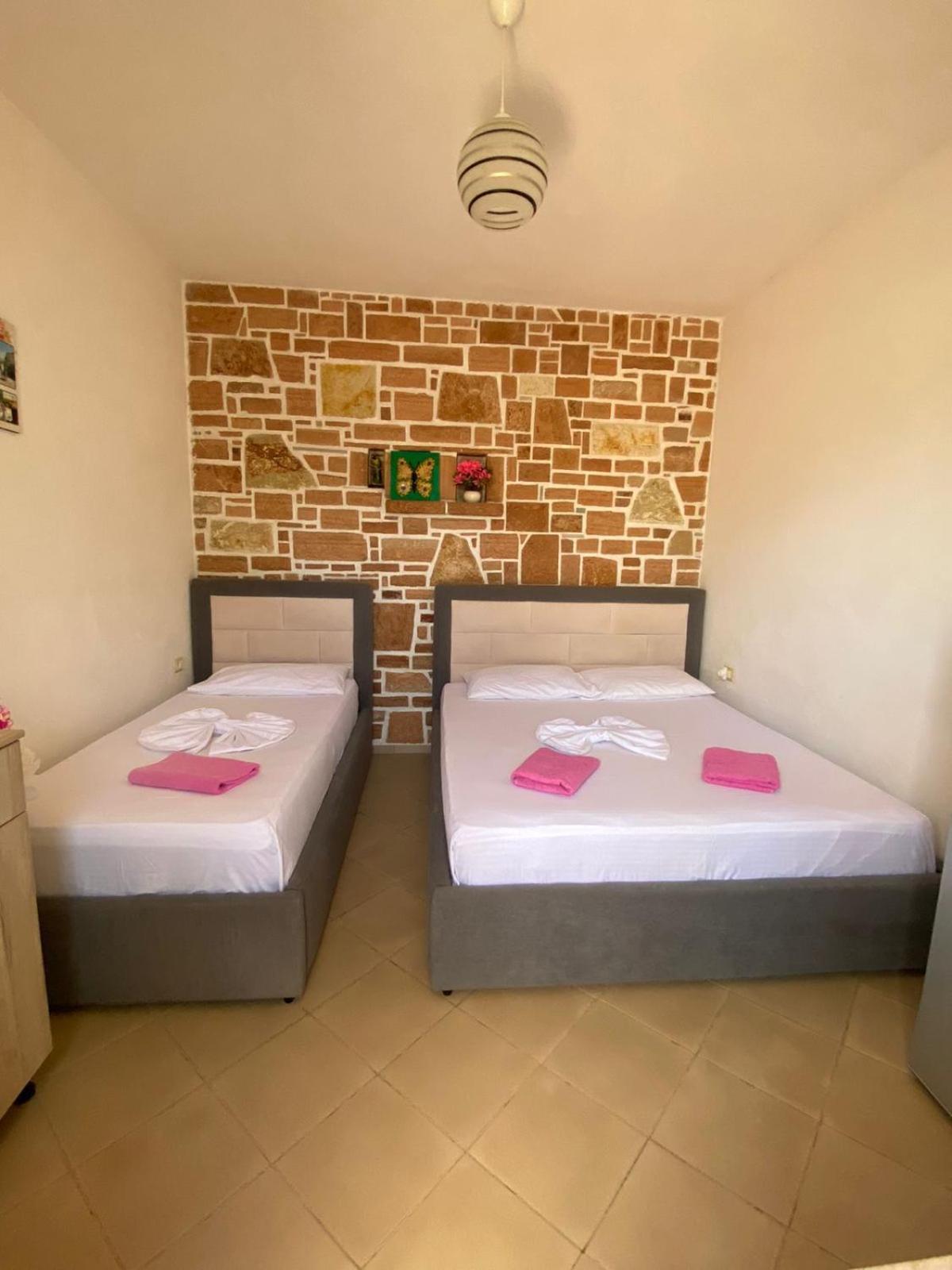 White Stone Apartments Ksamil