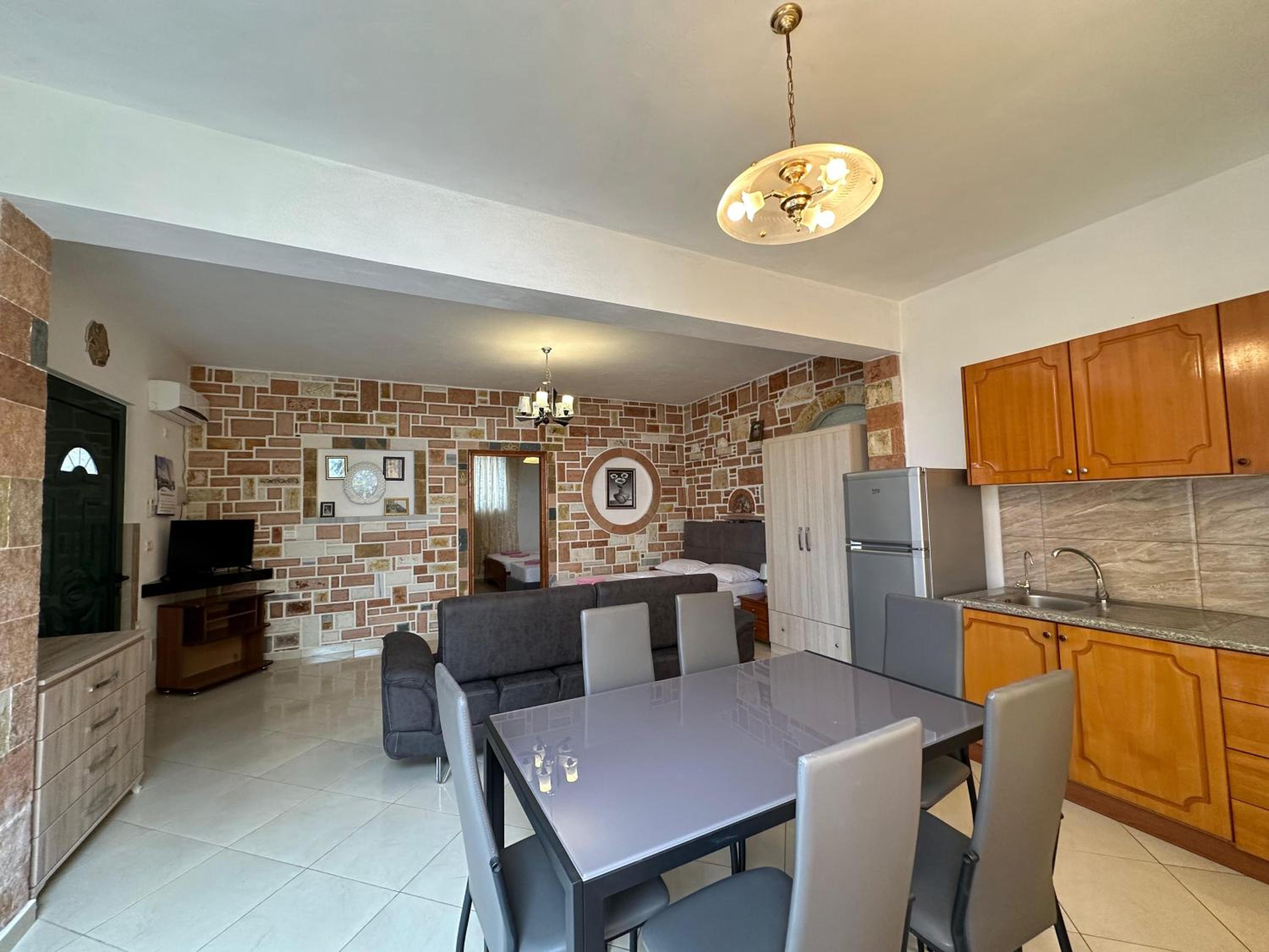 White Stone Apartments Ksamil