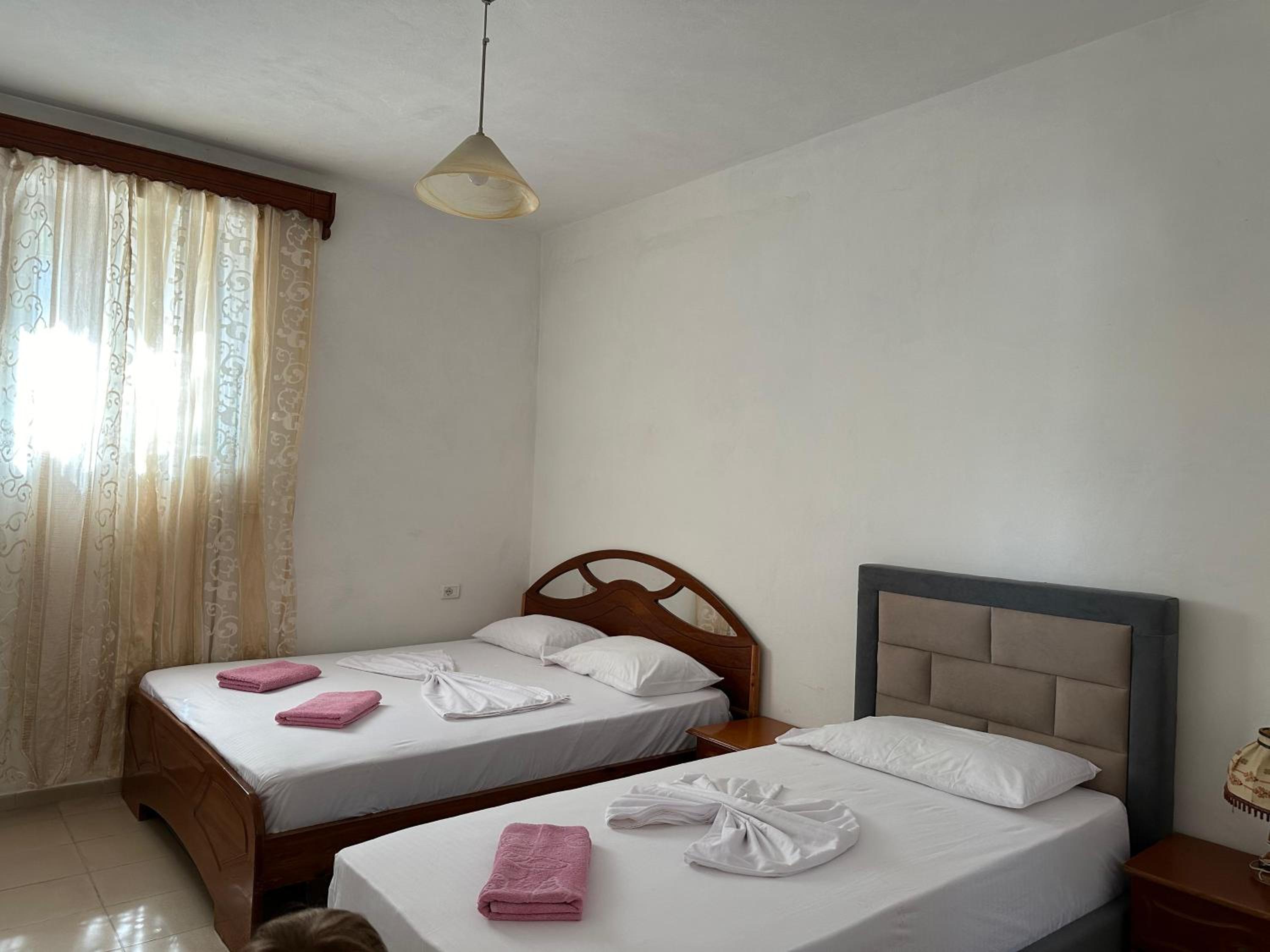 White Stone Apartments Ksamil
