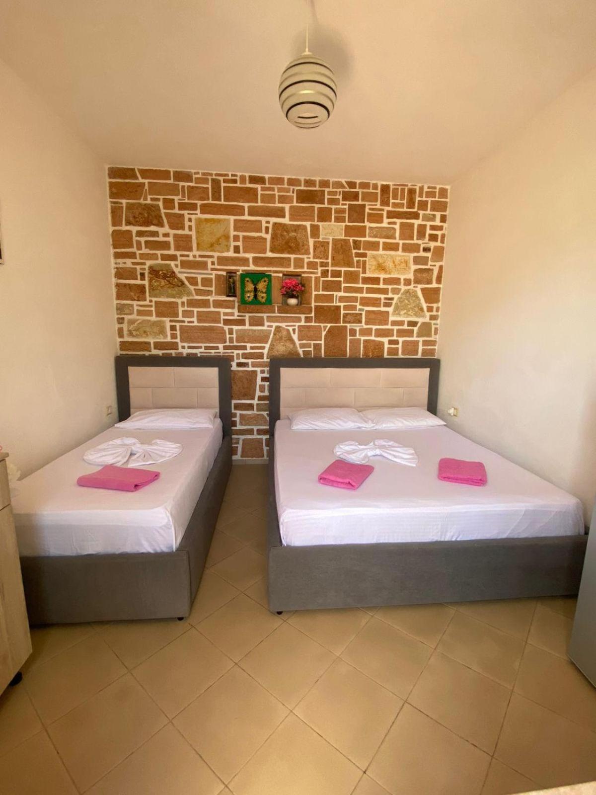 White Stone Apartments Ksamil