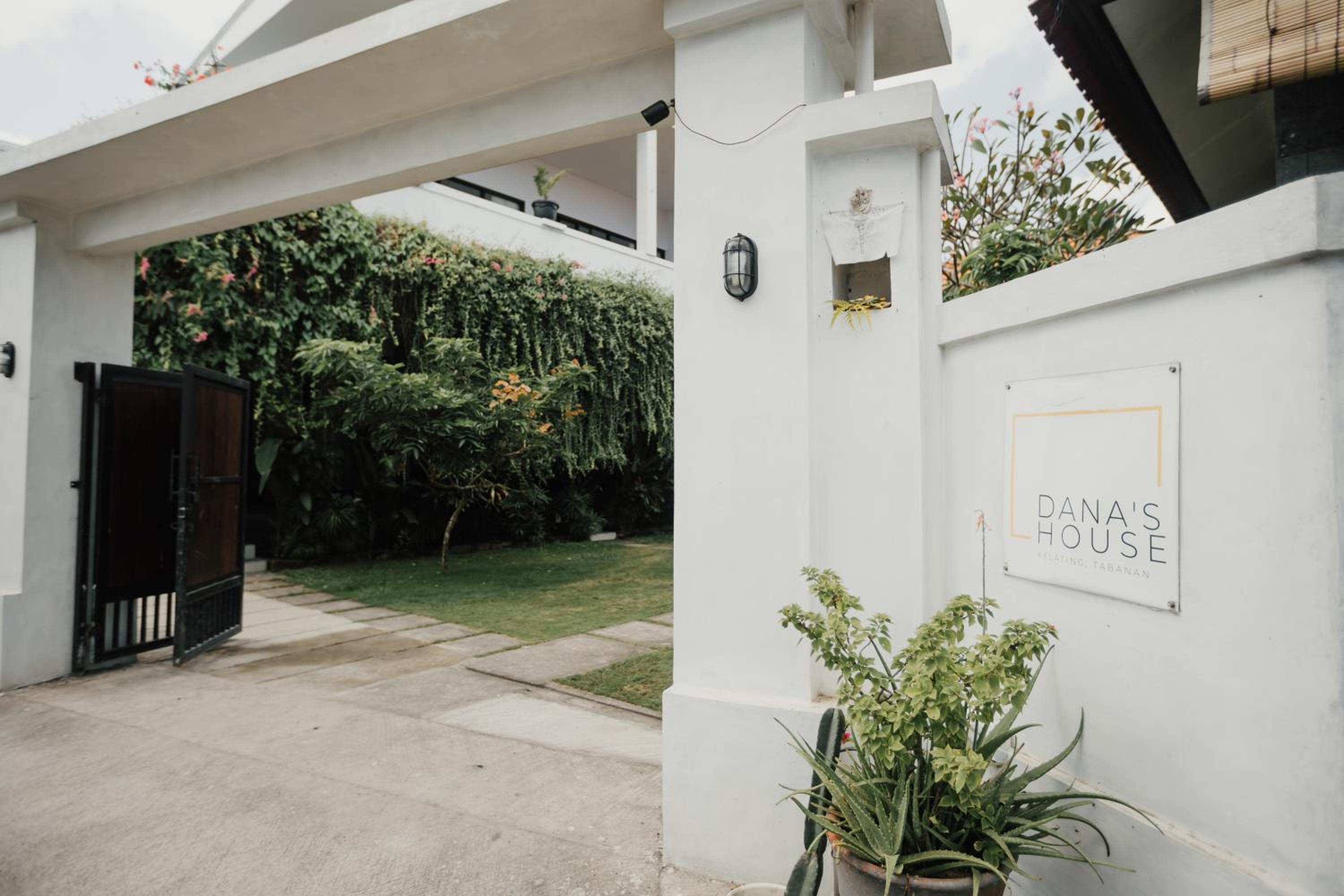 Dana's House