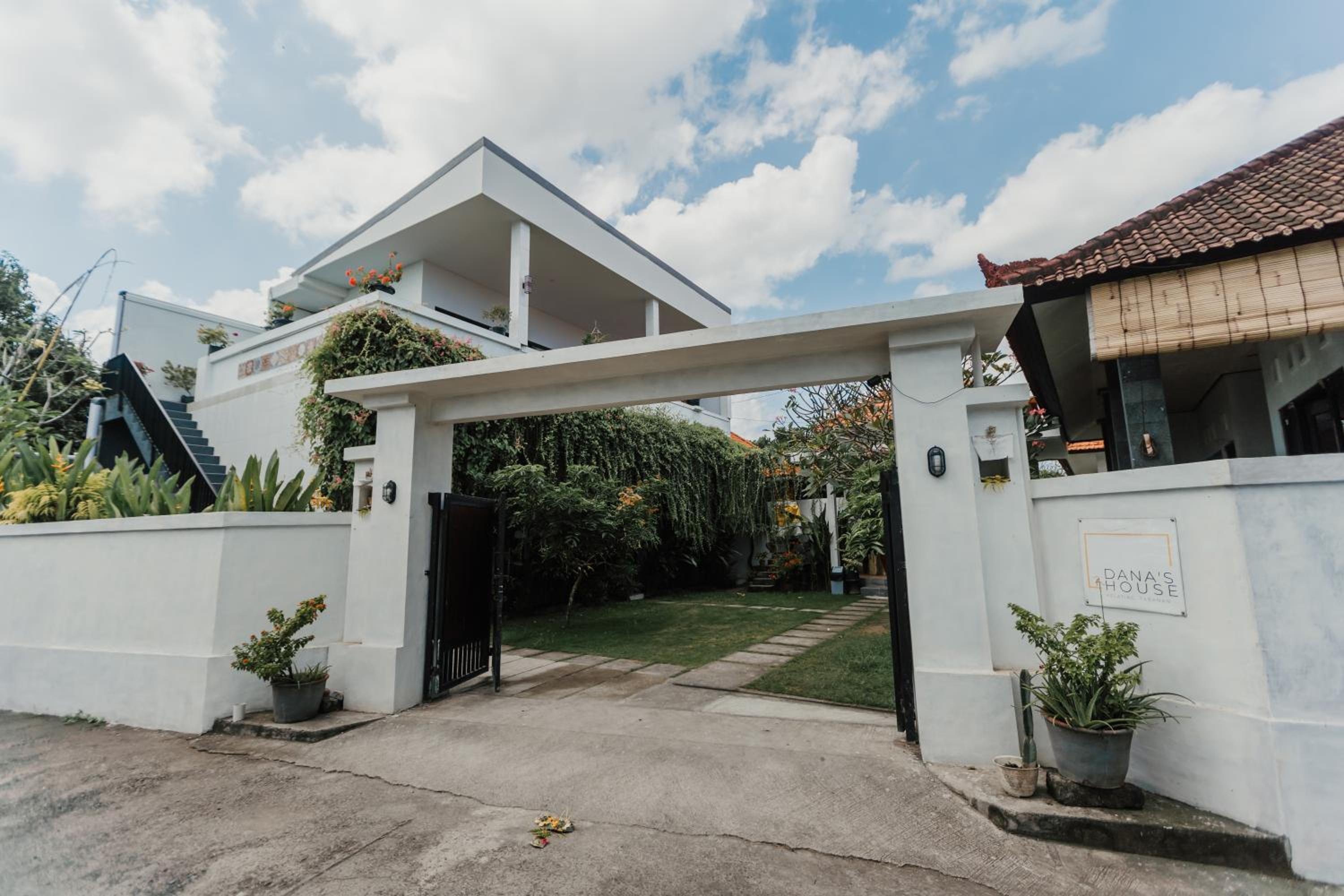 Dana's House