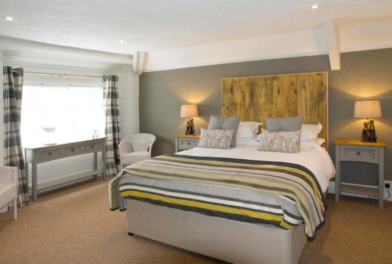 Hunters Lodge Inn view 5
