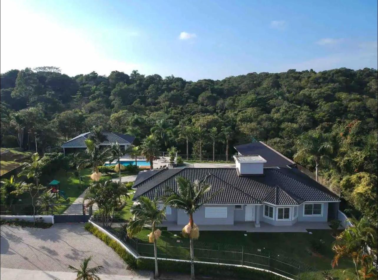 Casa 4Q, paraíso particular! Piscina e área verde!