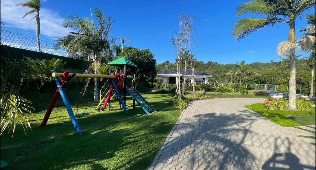 Casa 4Q, paraíso particular! Piscina e área verde!
