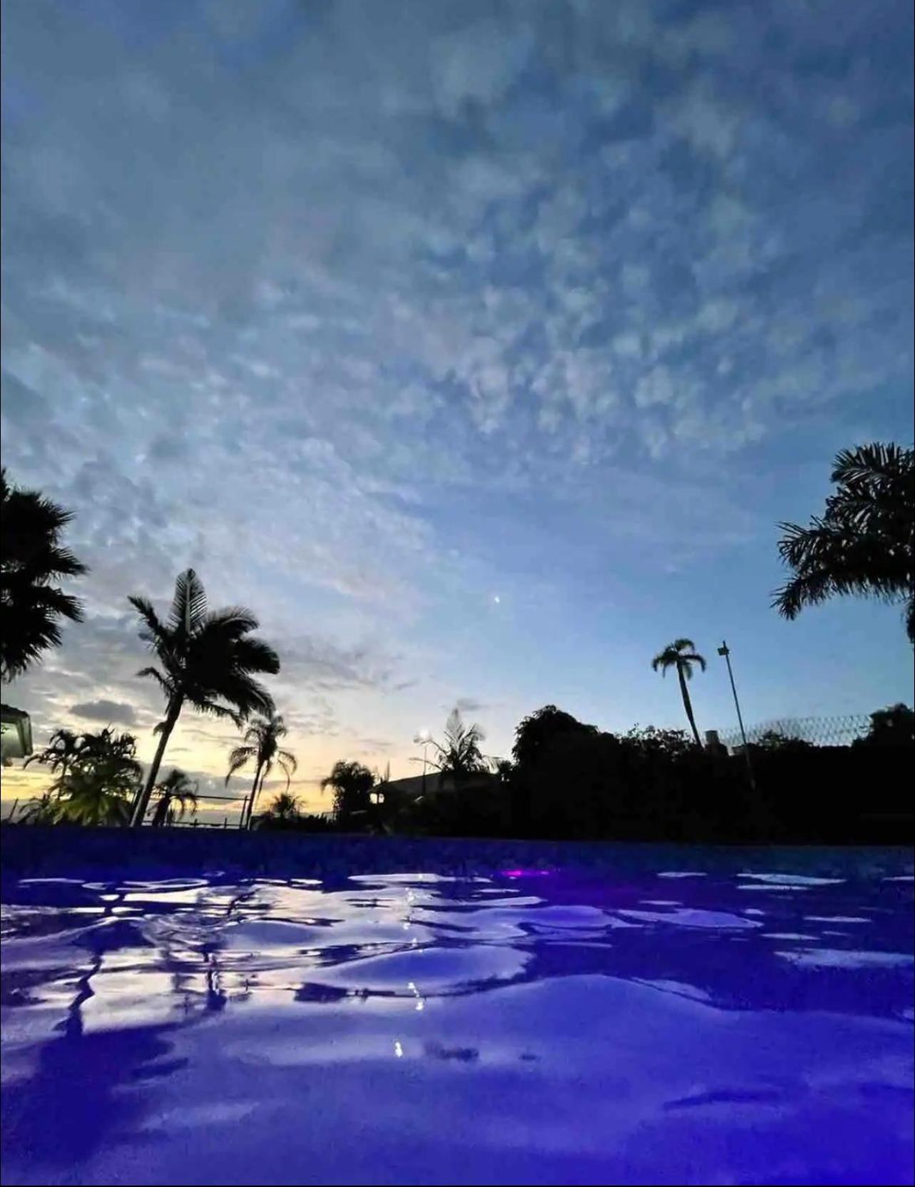 Casa 4Q, paraíso particular! Piscina e área verde!