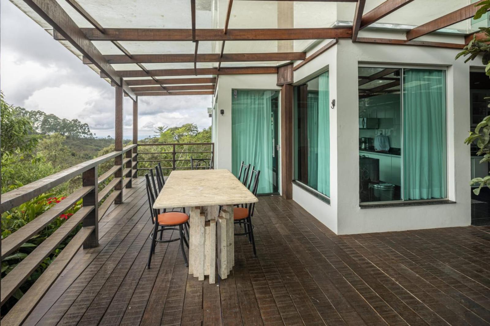 Glass House Lavras Novas