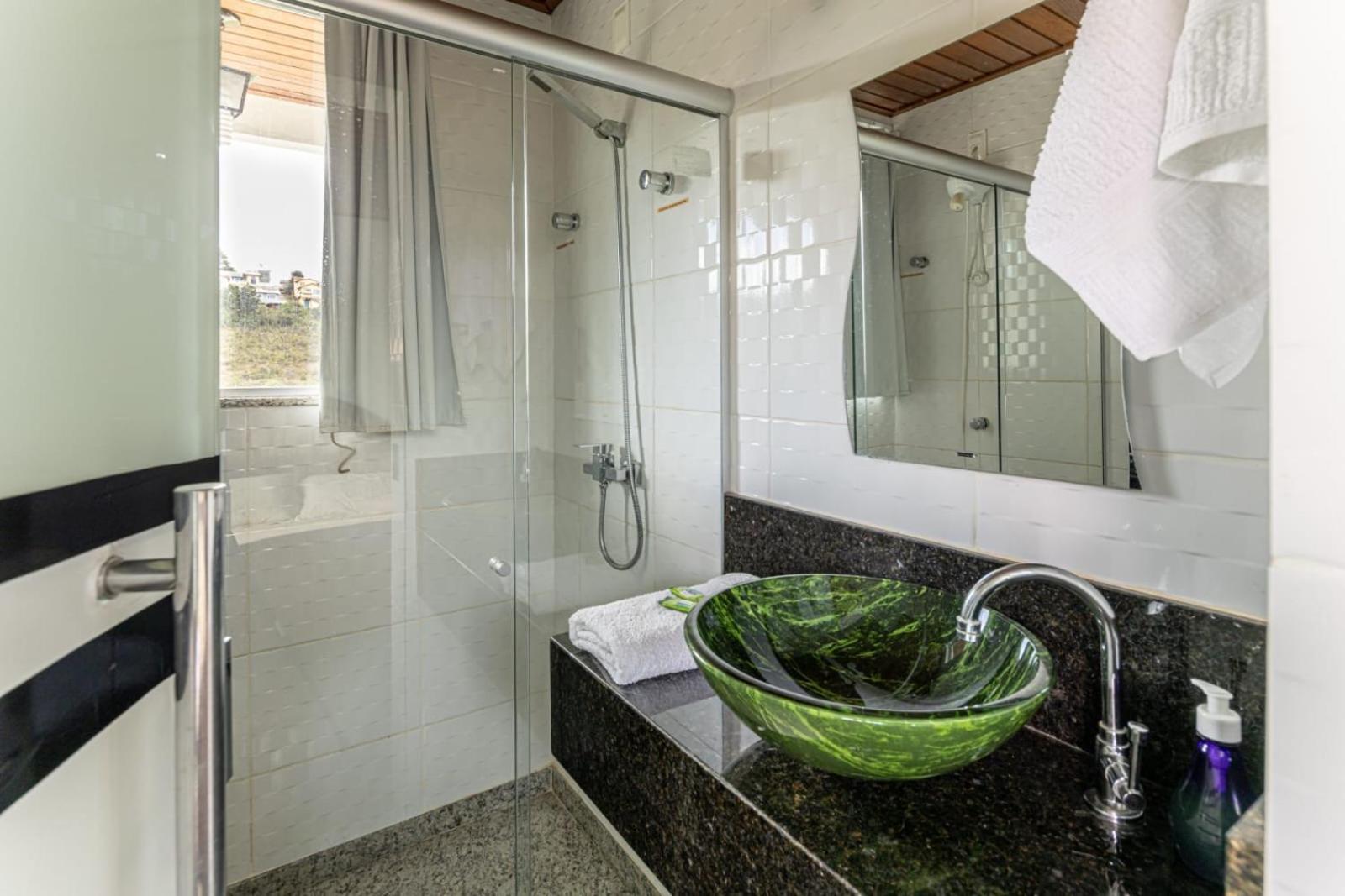 Glass House Lavras Novas