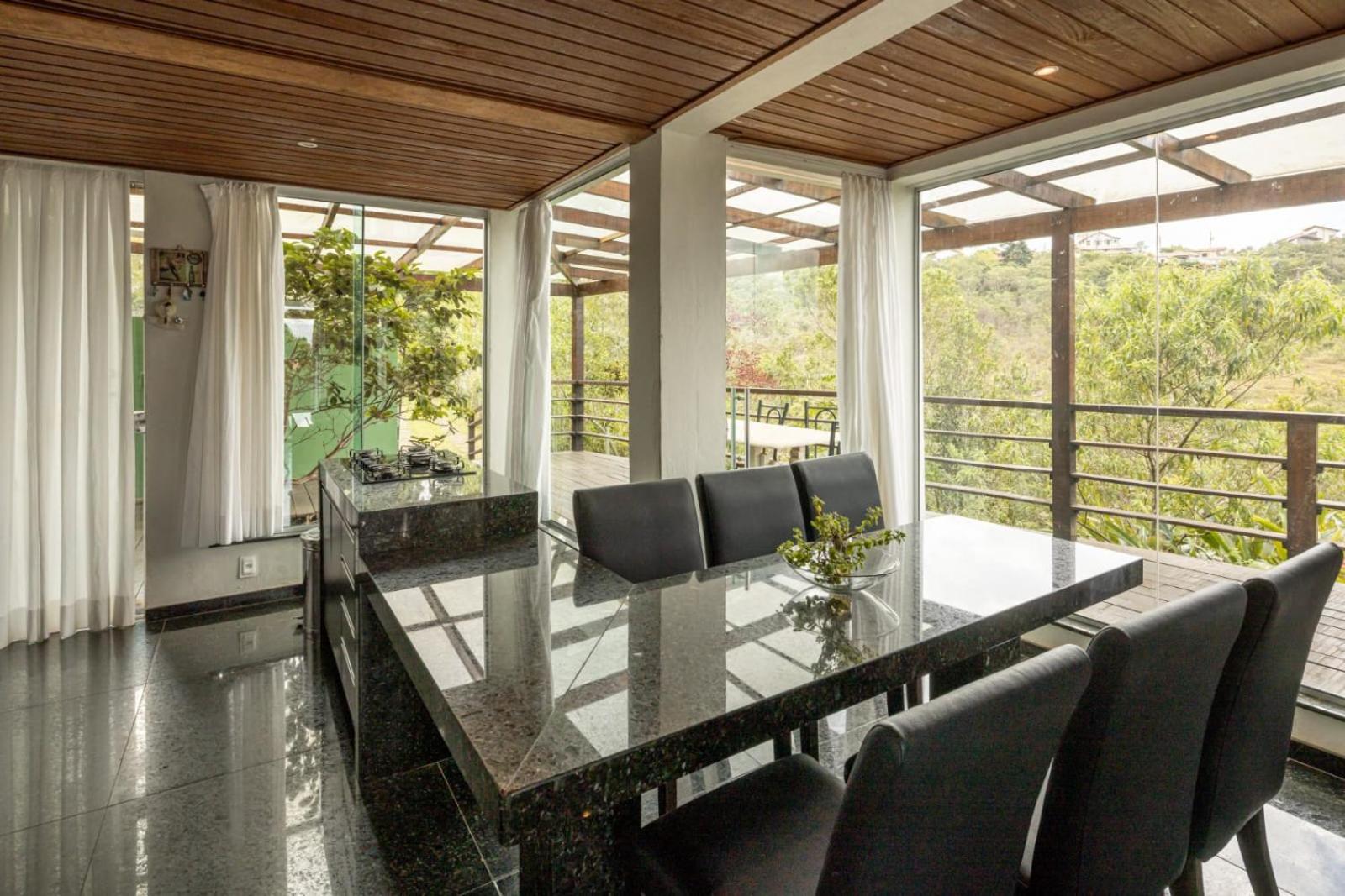 Glass House Lavras Novas