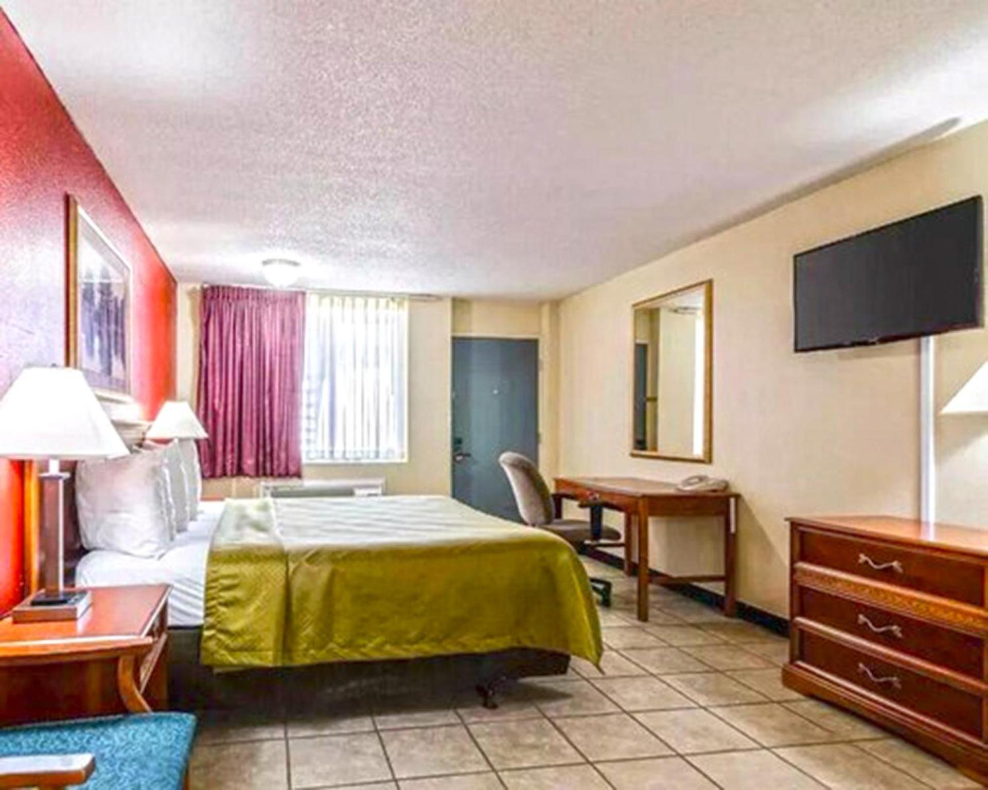 Salina Vacations - Marifah Inn Salina - Property Image 1