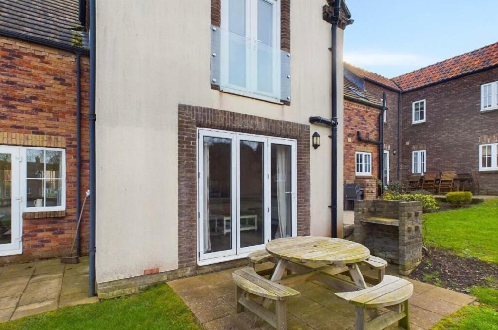 Pooches Palace at The Bay Filey view 5