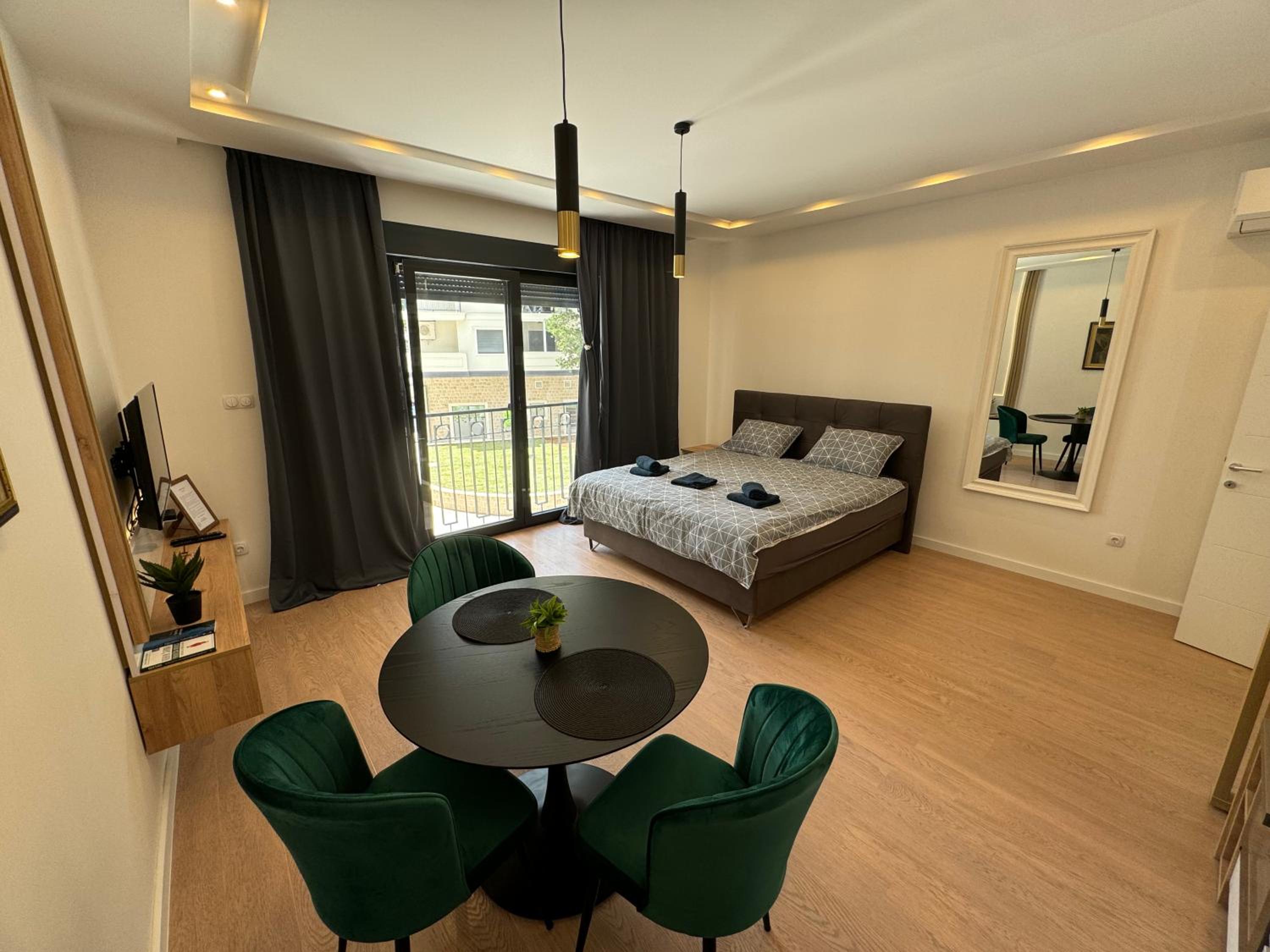 Epicenter Suite