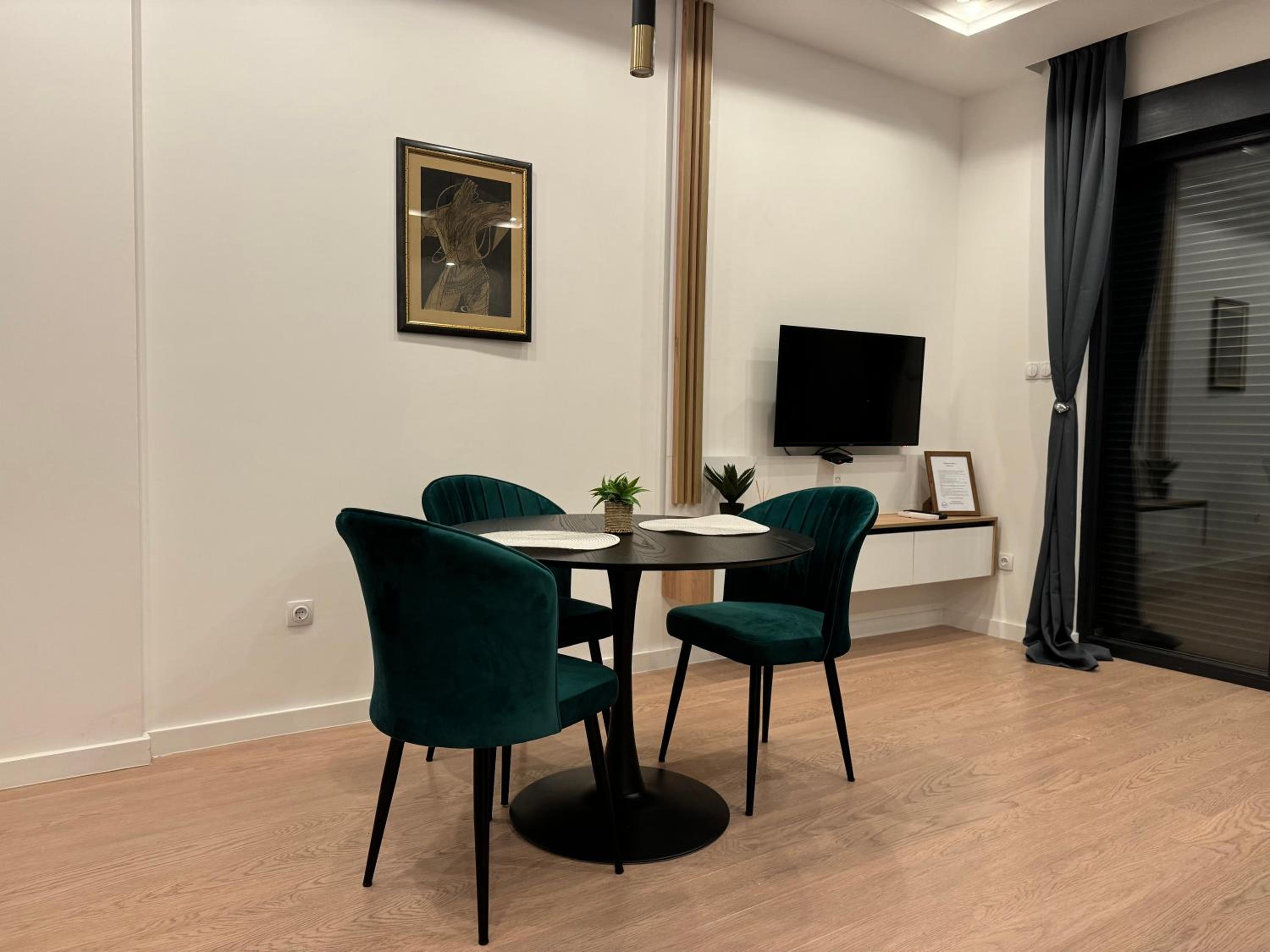 Epicenter Suite