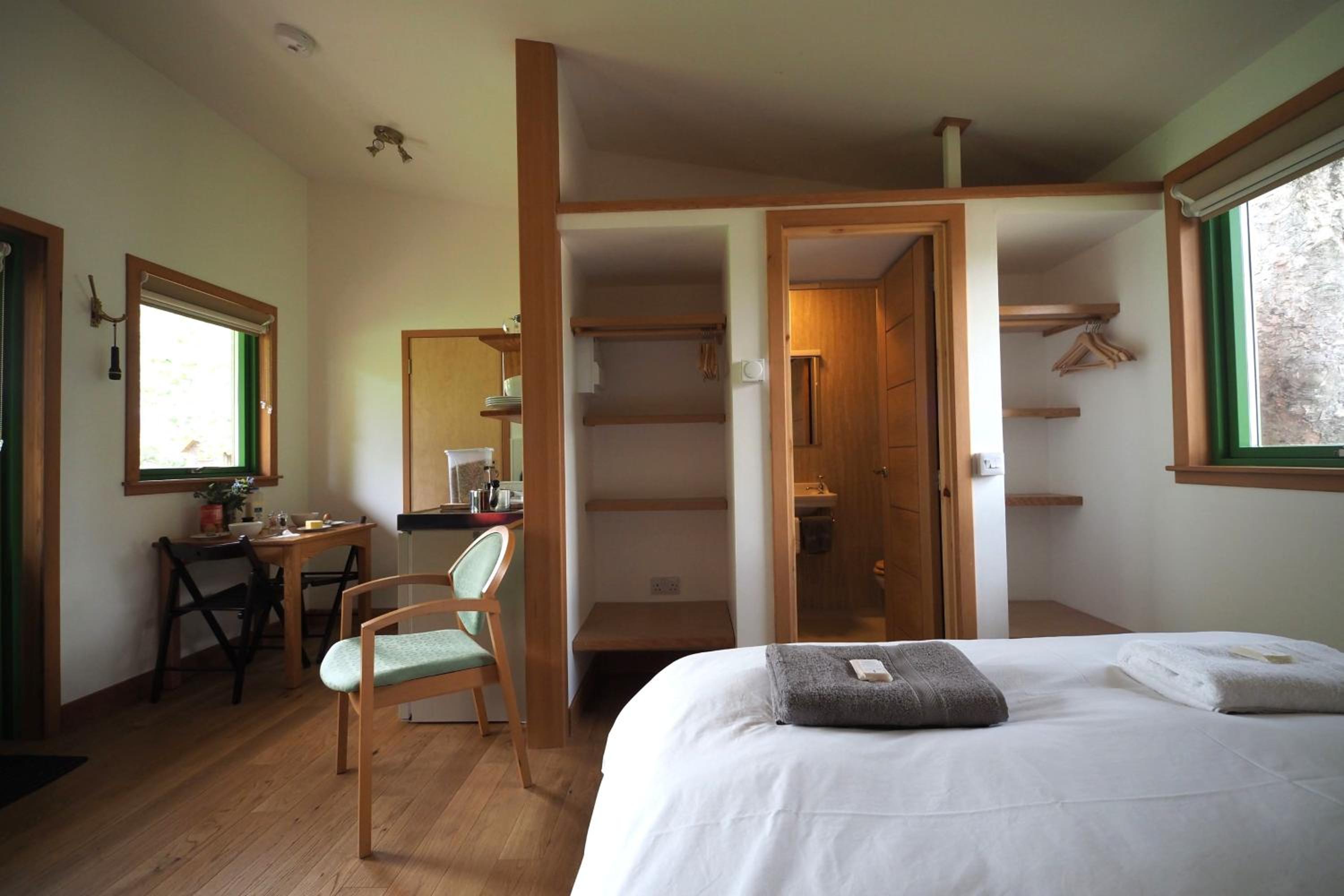 Marcassie Farm Lodges - Blackthorn Studio view 5