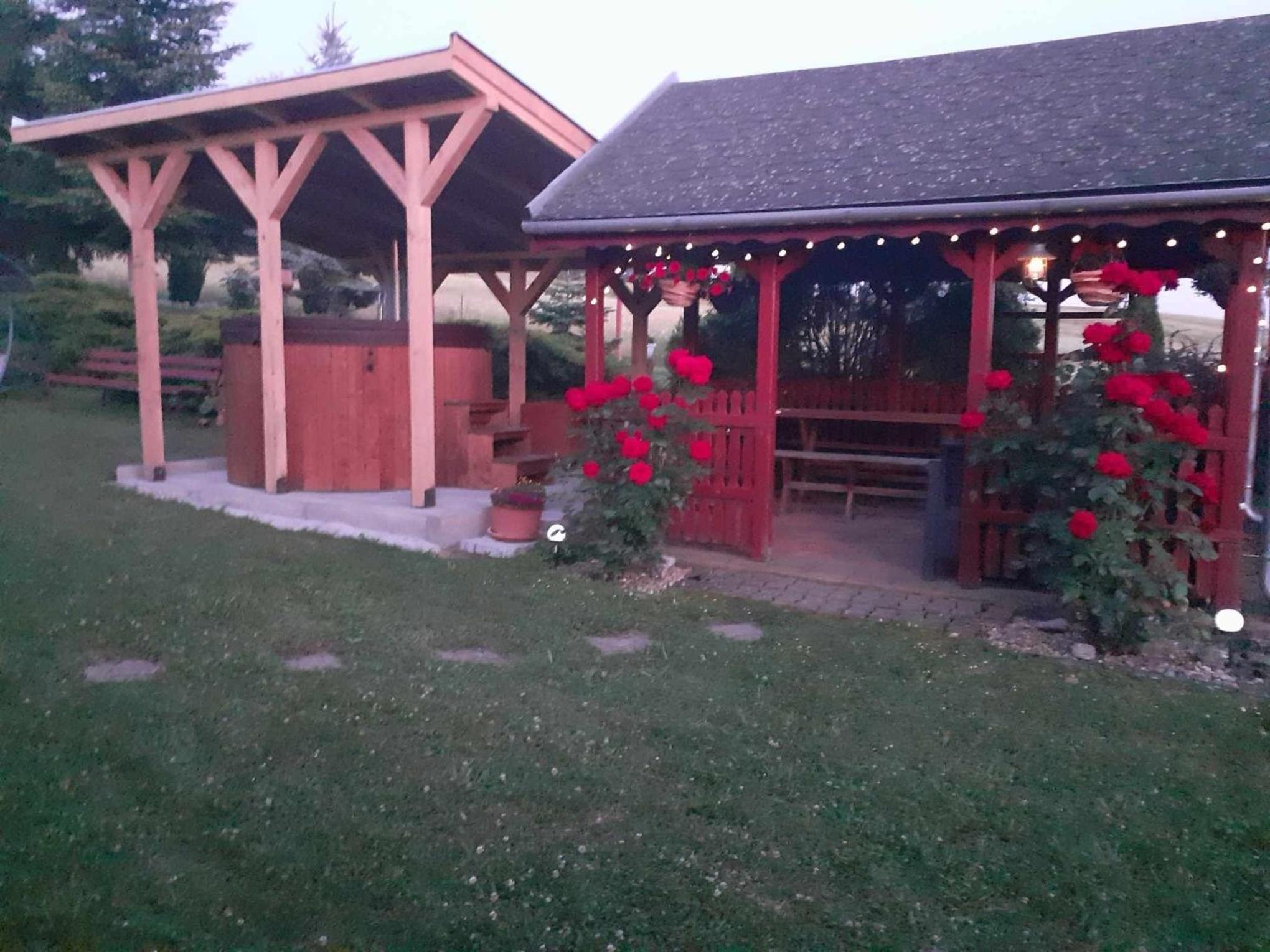 Gemütliches Ferienhaus Legedi mit Grill