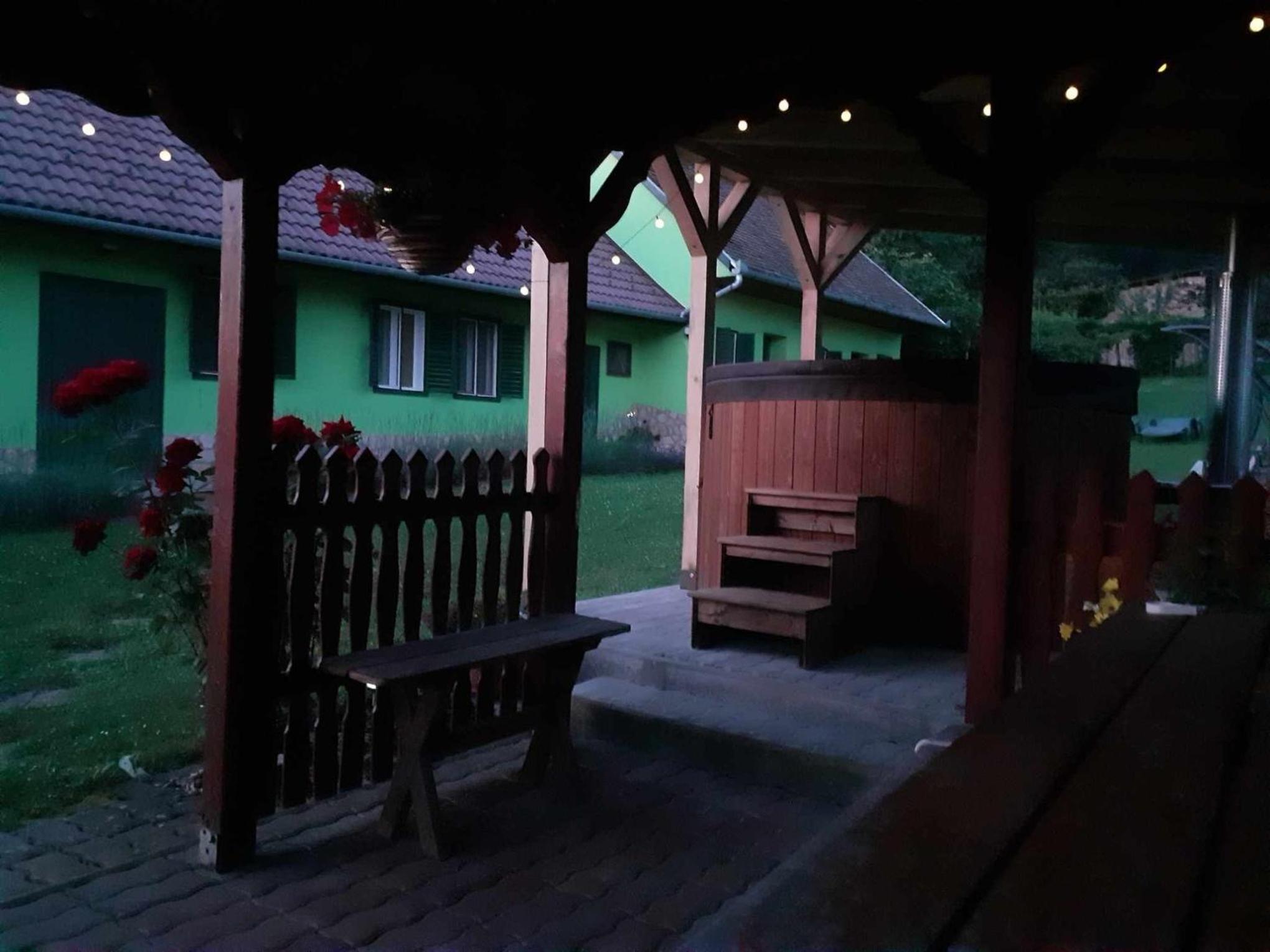 Gemütliches Ferienhaus Legedi mit Grill