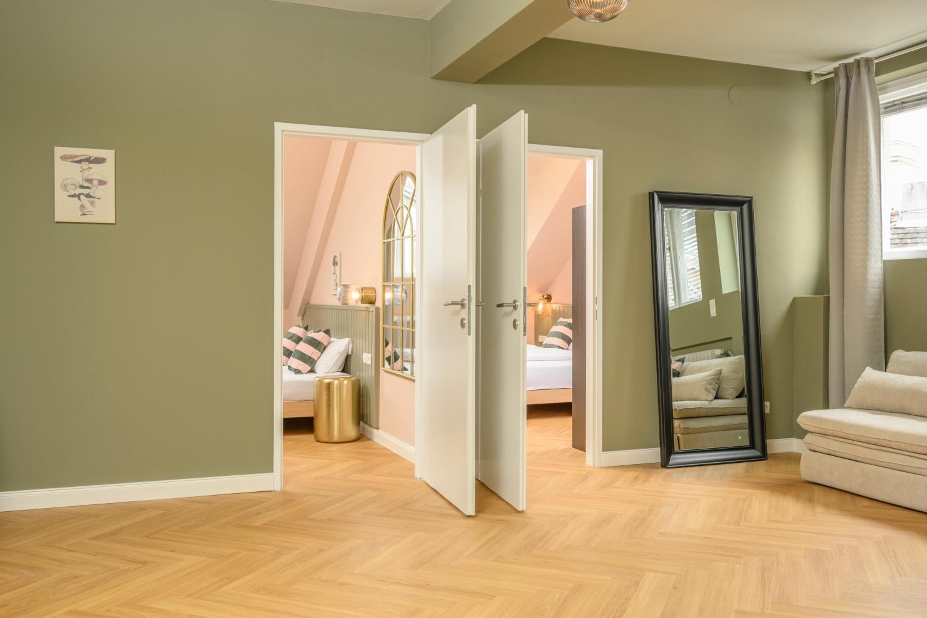 Palais Palffy Suits