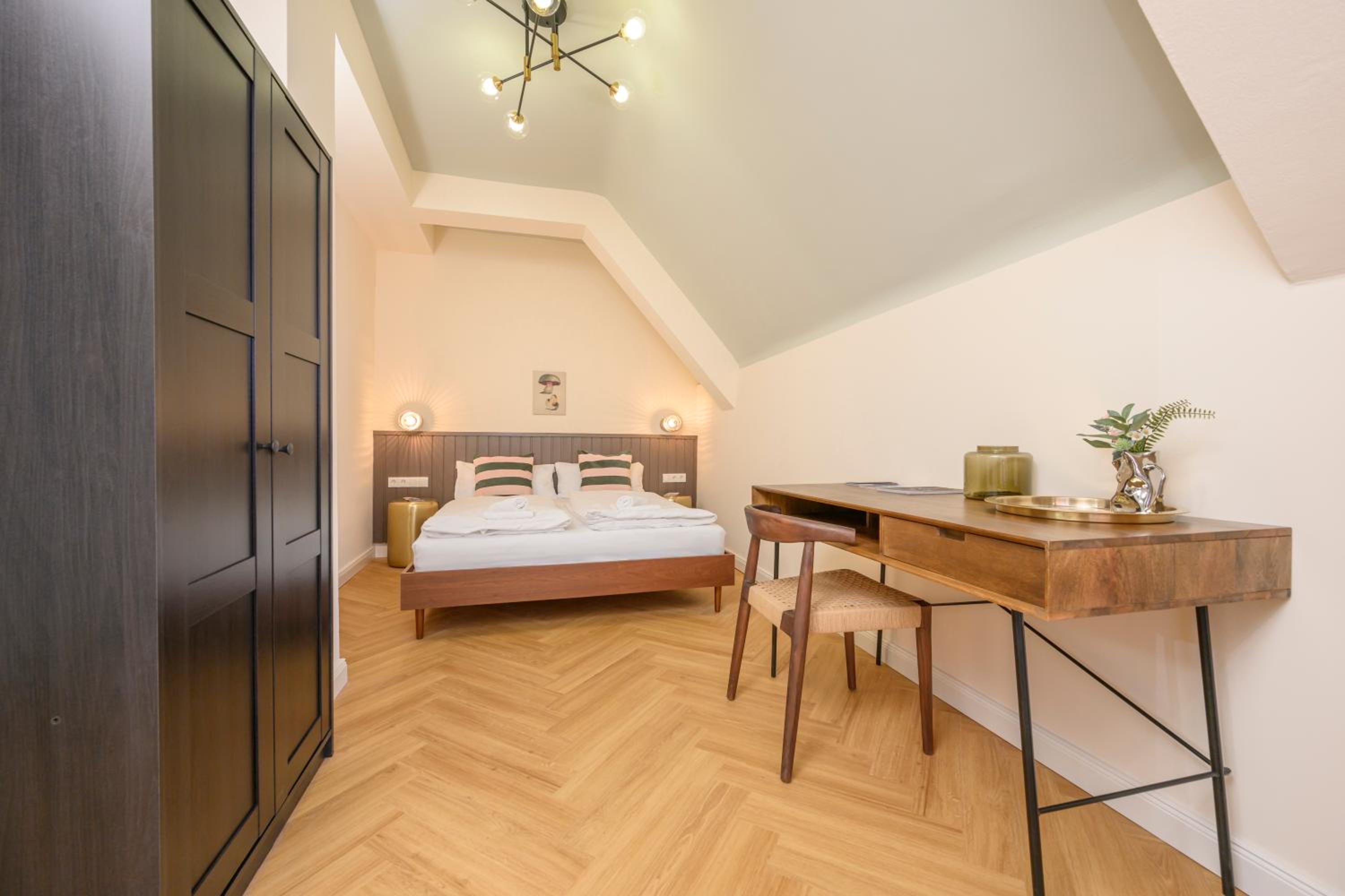 Palais Palffy Suits
