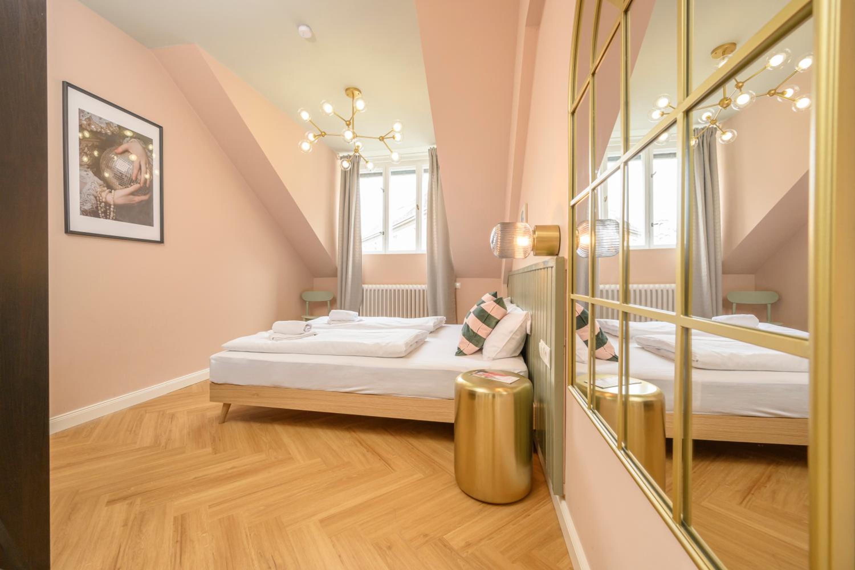 Palais Palffy Suits