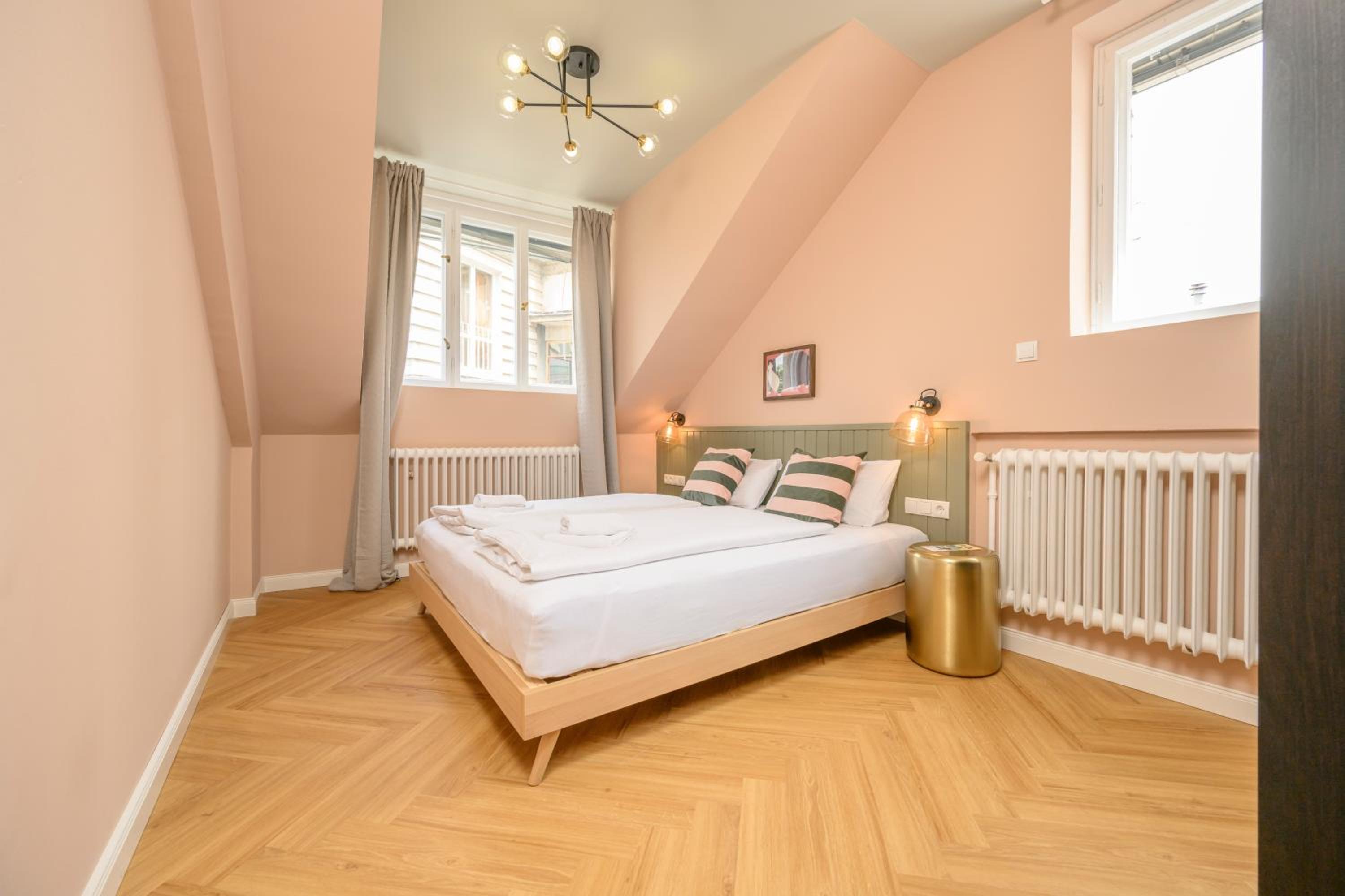 Palais Palffy Suits