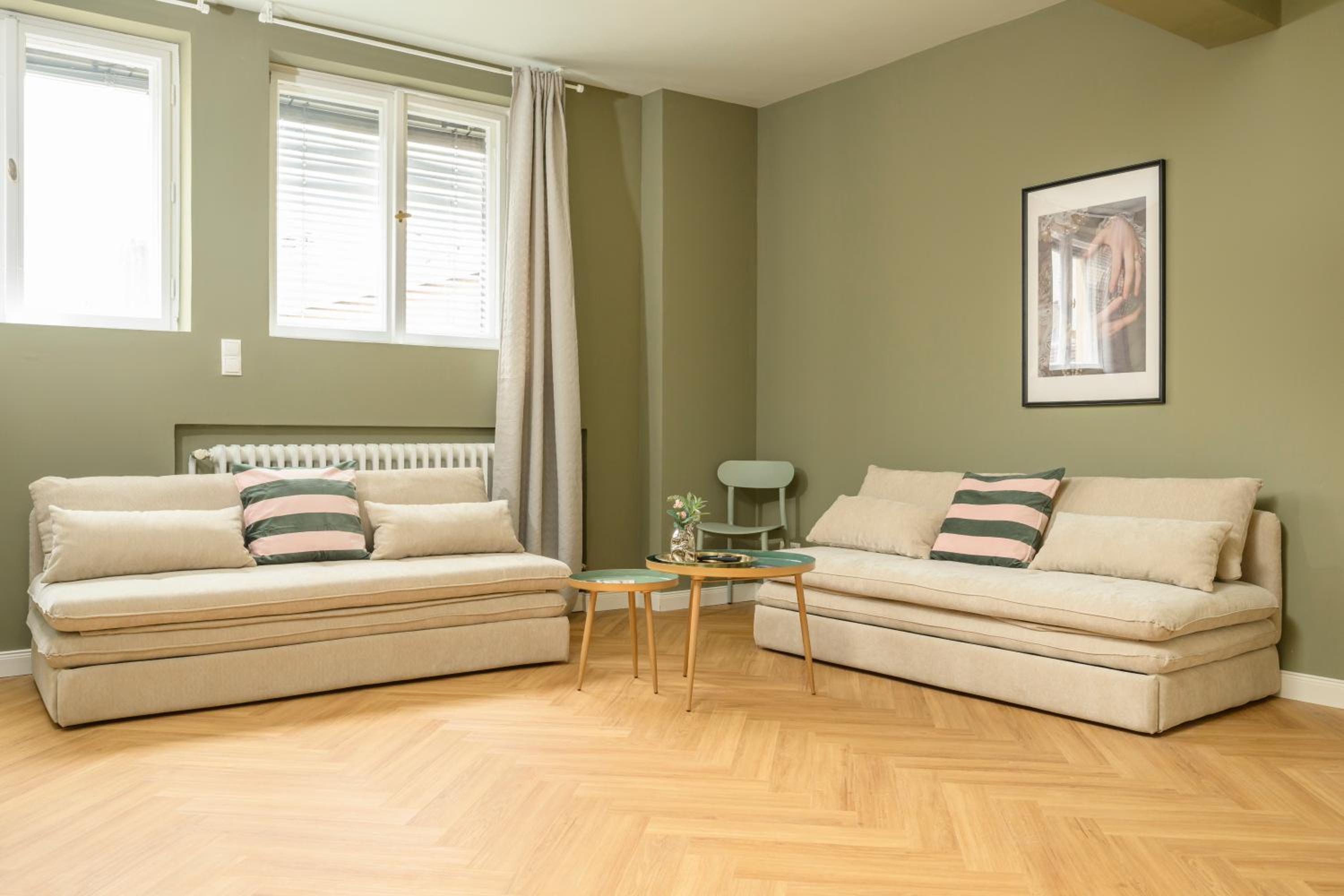 Palais Palffy Suits