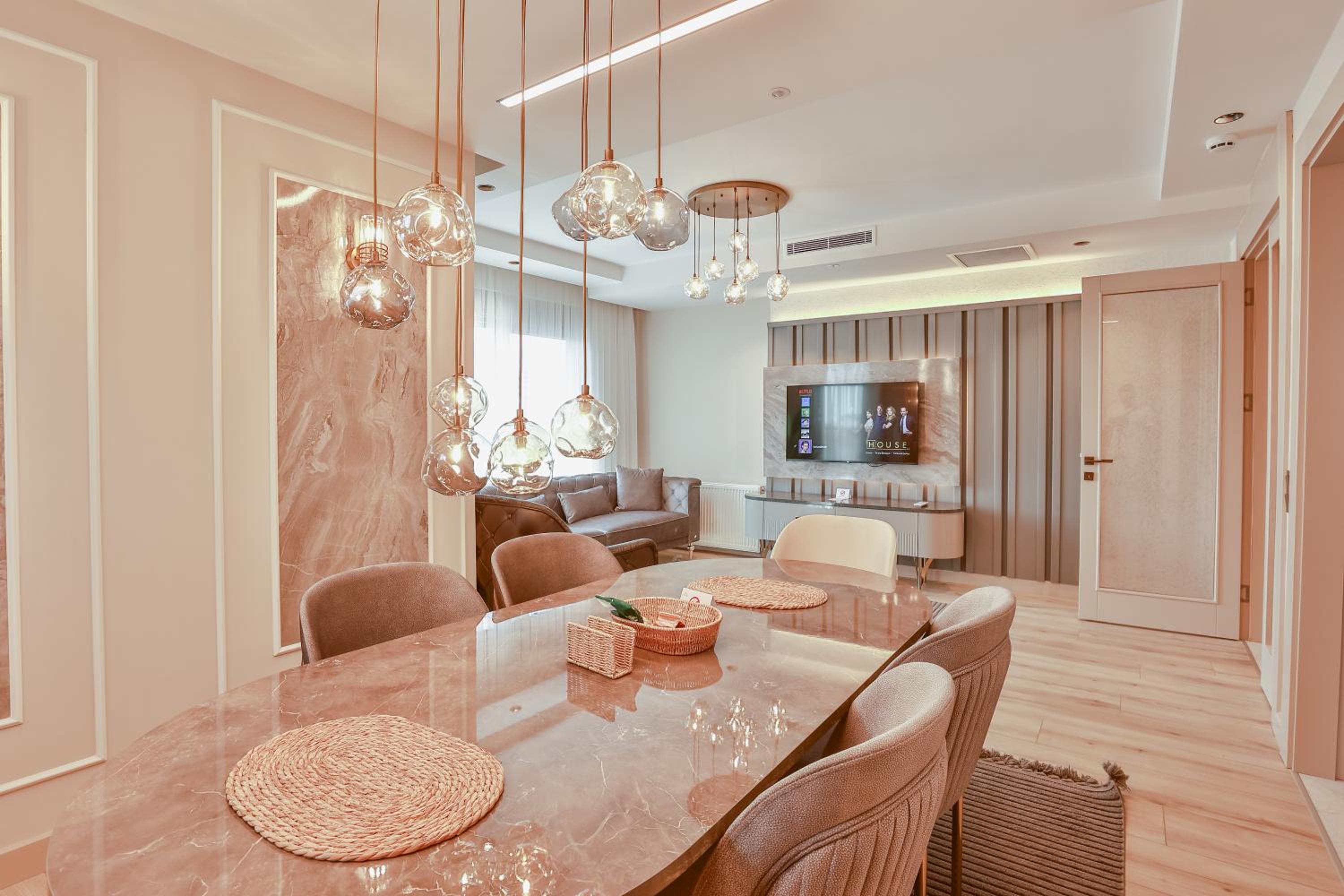 Los Suites