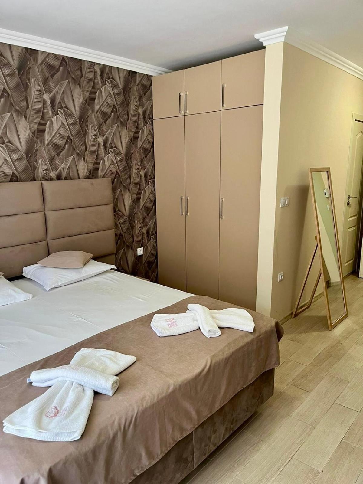 Valencia Gardens Luxurious Studio