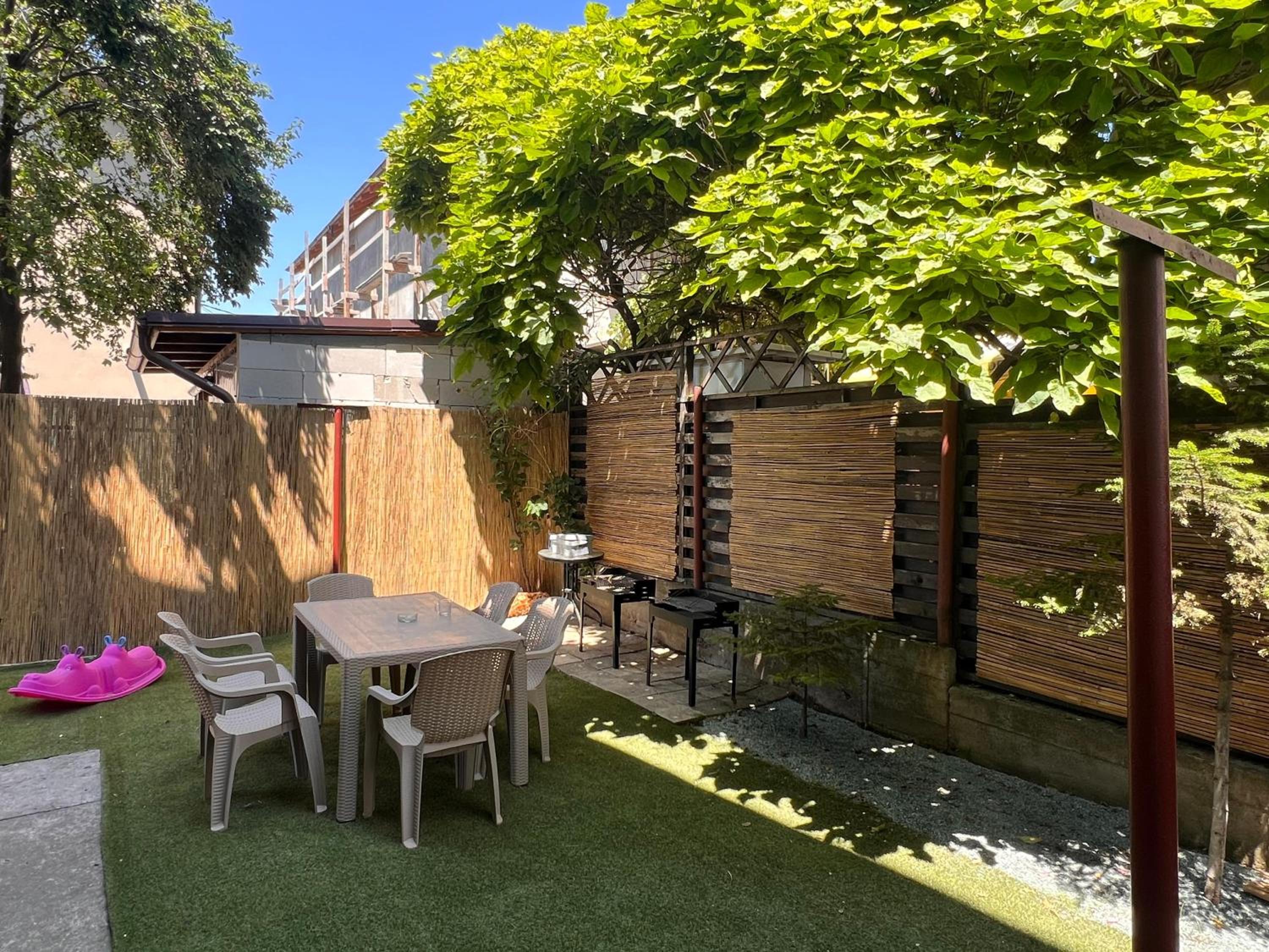 Serenity Apartments and Studios