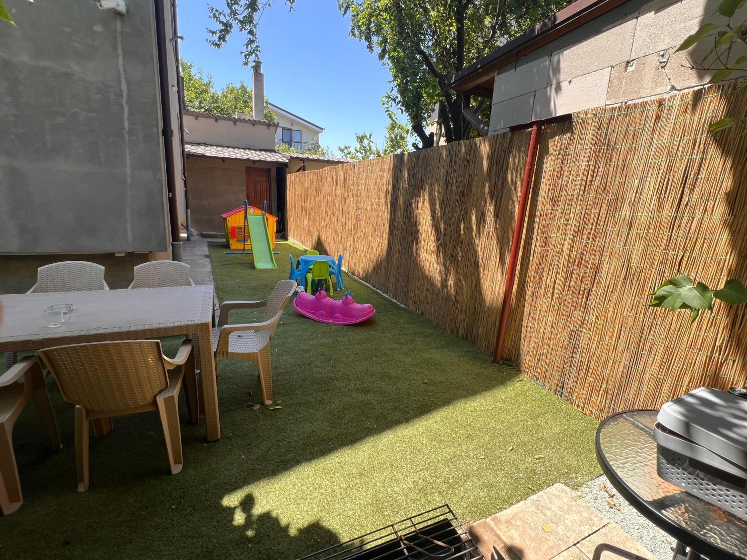 Serenity Apartments and Studios