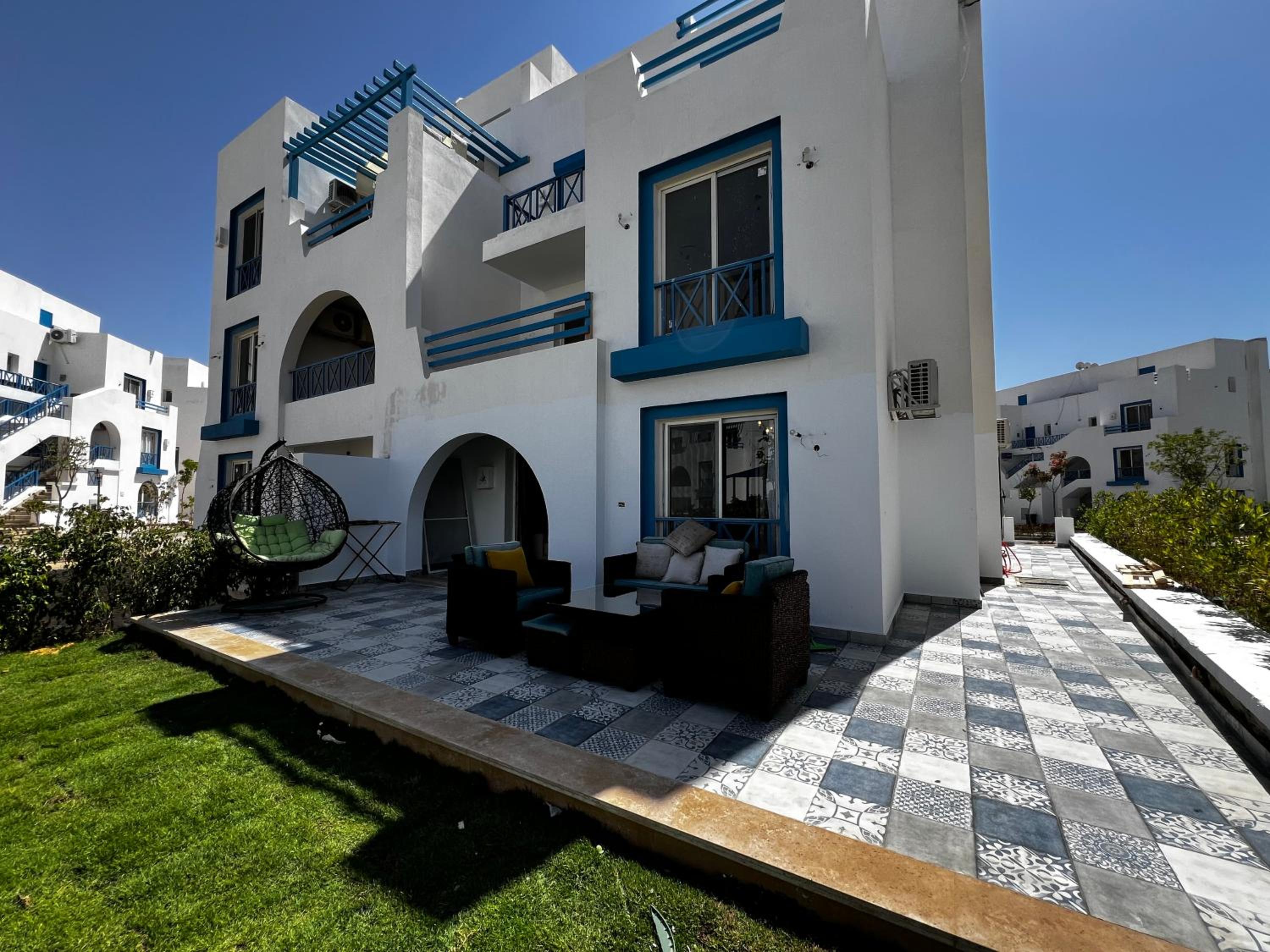 Premium Twin house with Private Garden Mountain View North Coast Sahel