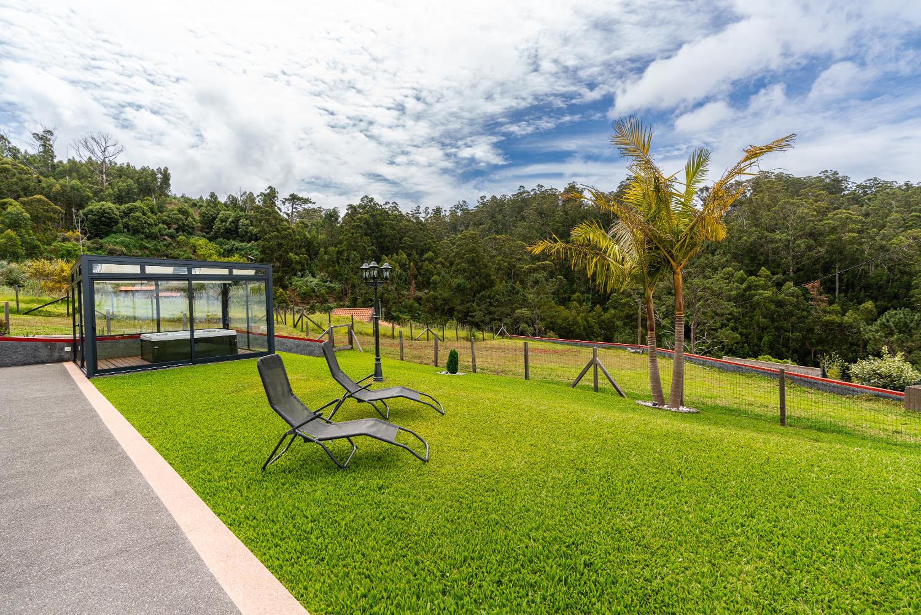 Florenças House - Private Jacuzzi & Garden view 2