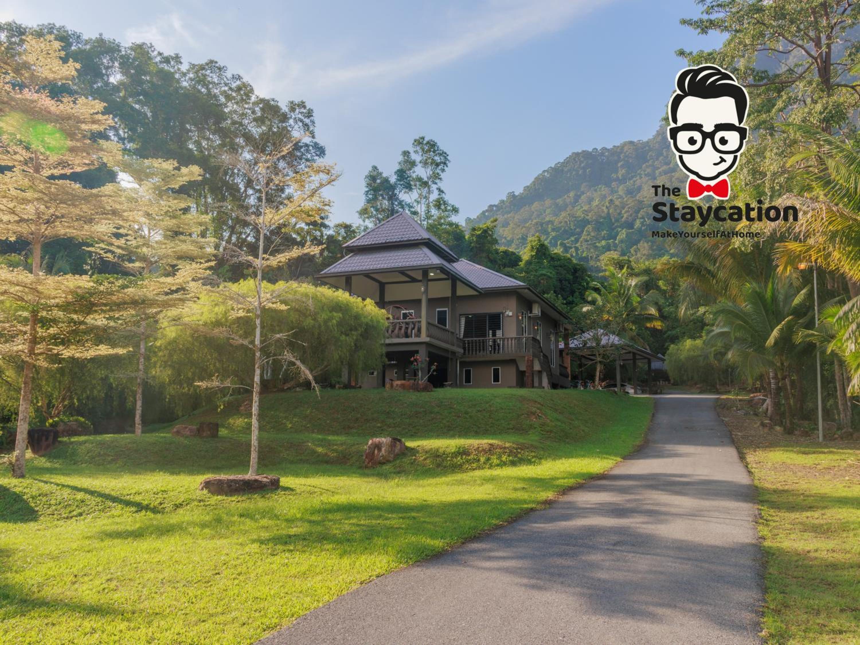 Staycation Homestay 50 Peaceful Villa Damai photo 1