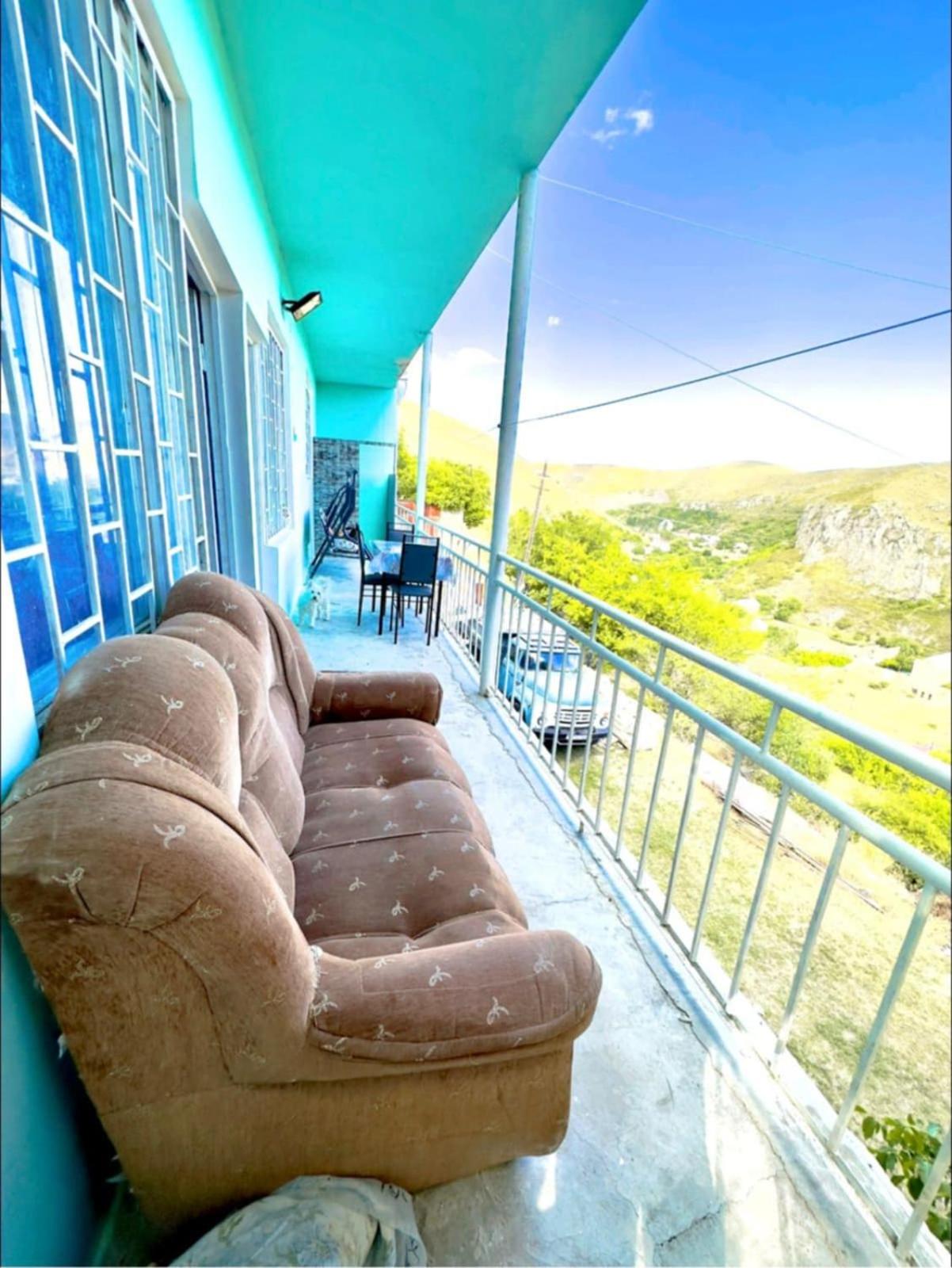 Villa in Bjni